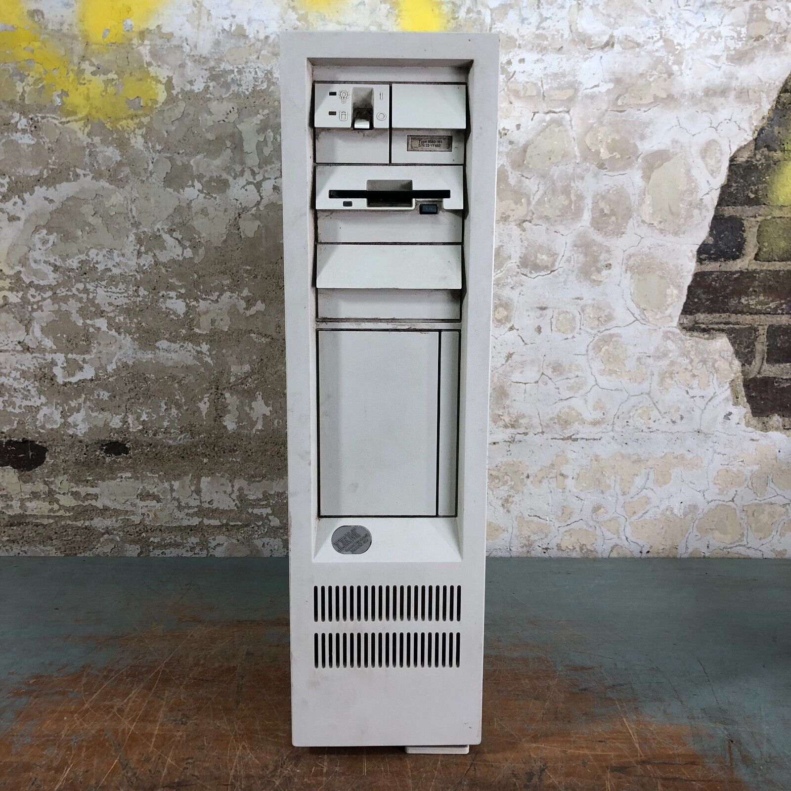 IBM PS/2 Model 80 386 Type 8580 Personal System 2 Tower PC Computer POWERS ON