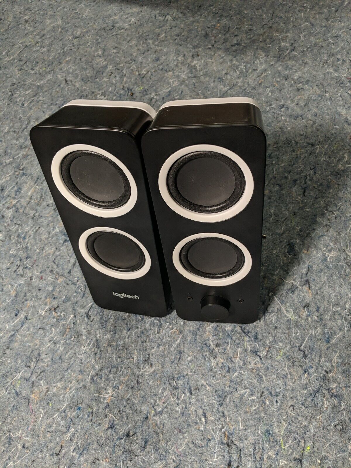 Tested Logitech Z200 10W Multimedia Speakers, Pair - Black