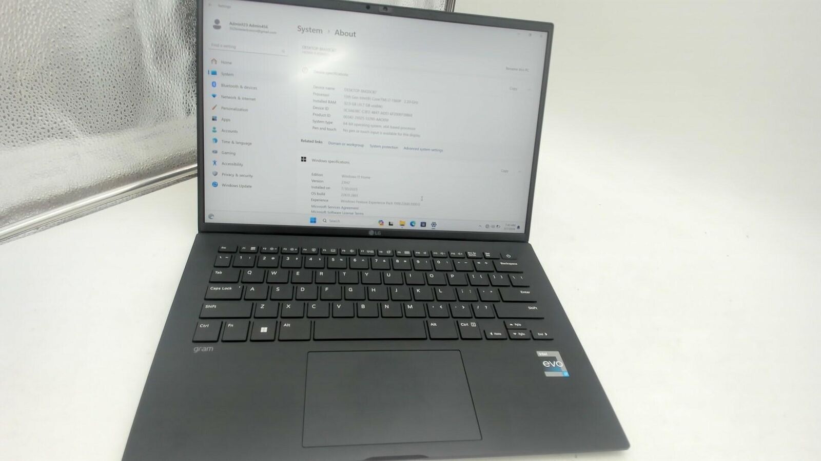 LG gram 14in Laptop, Intel i7, Windows 11 Home, 32GB RAM, 1TB SSD, Black