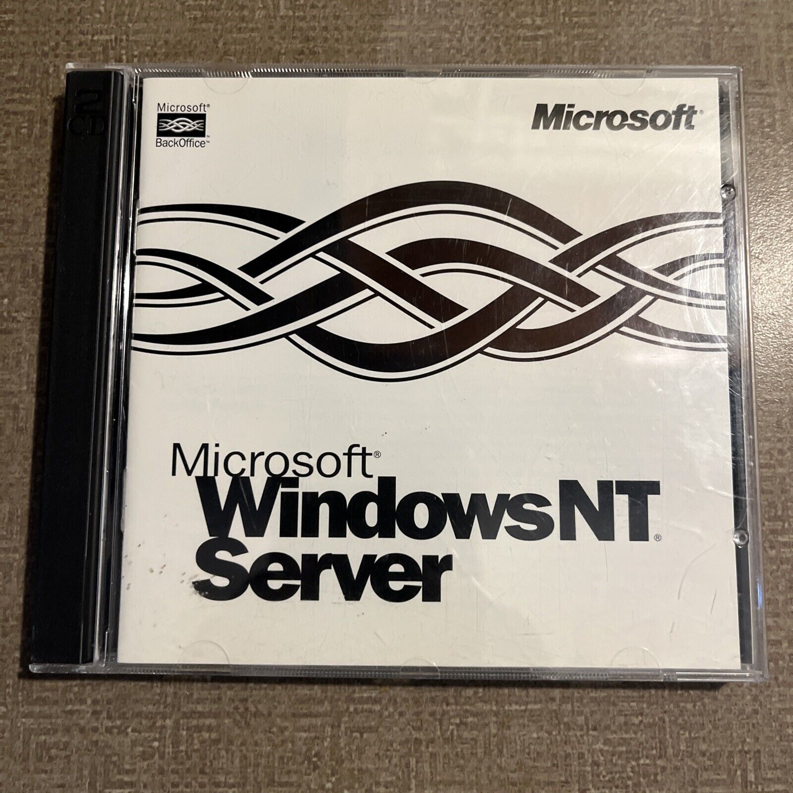 Microsoft Windows NT Server 4.0 in Case with Key