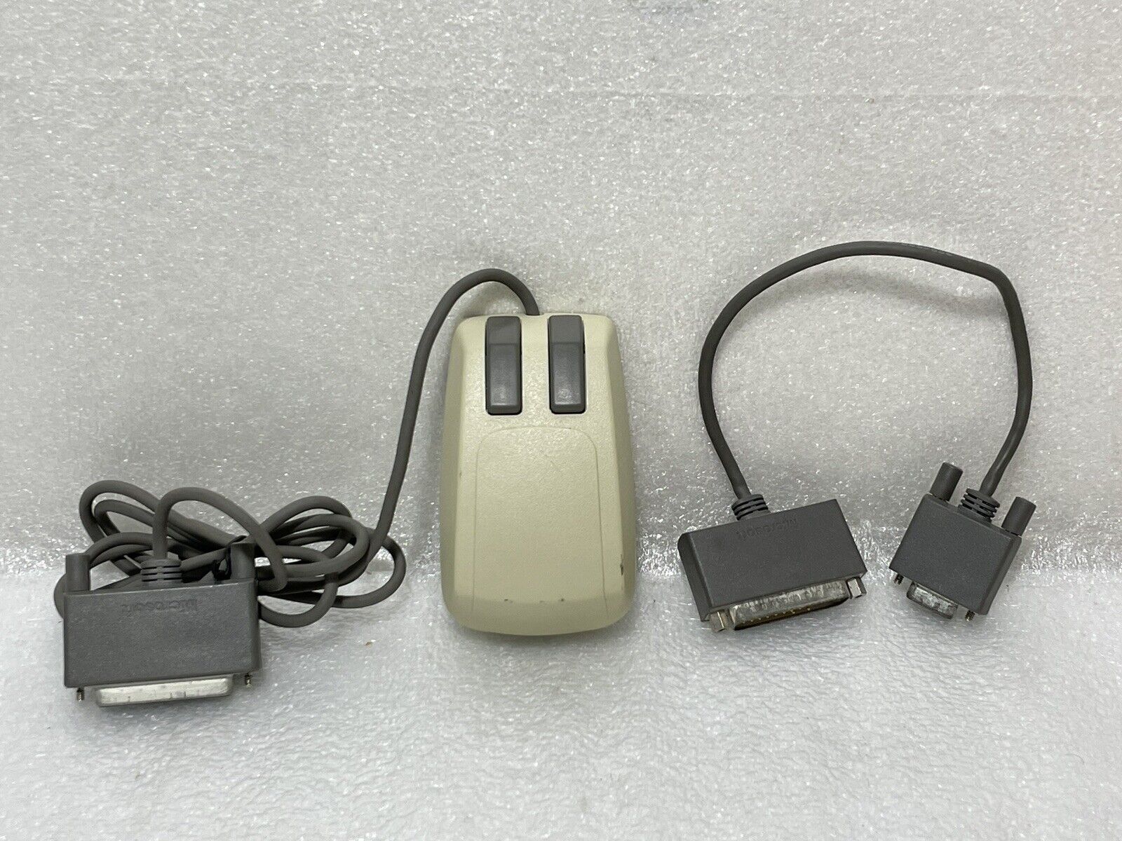 Vintage 1980's Microsoft Serial Mouse ~ 2-Button Gray & White ~ #C3K7PN 9939