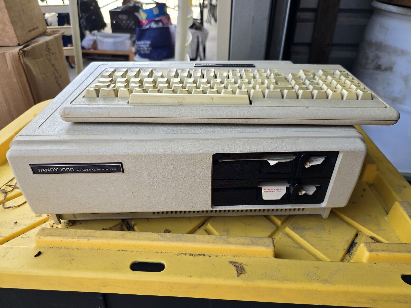 Vintage Tandy 1000 Personal Computer Model 25-1000 - Powers on With Keyboard