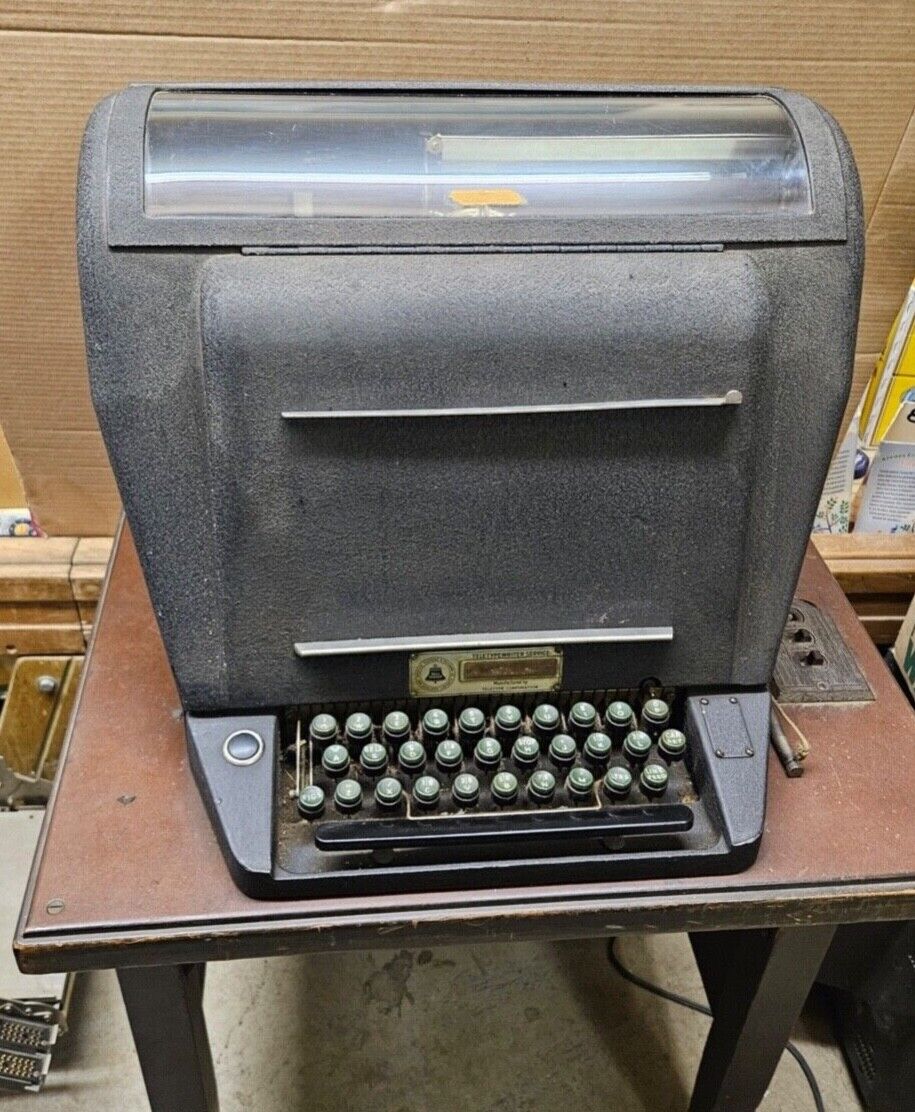  Rare Vintage Teletype Corporation Teletype Model 26 With Table