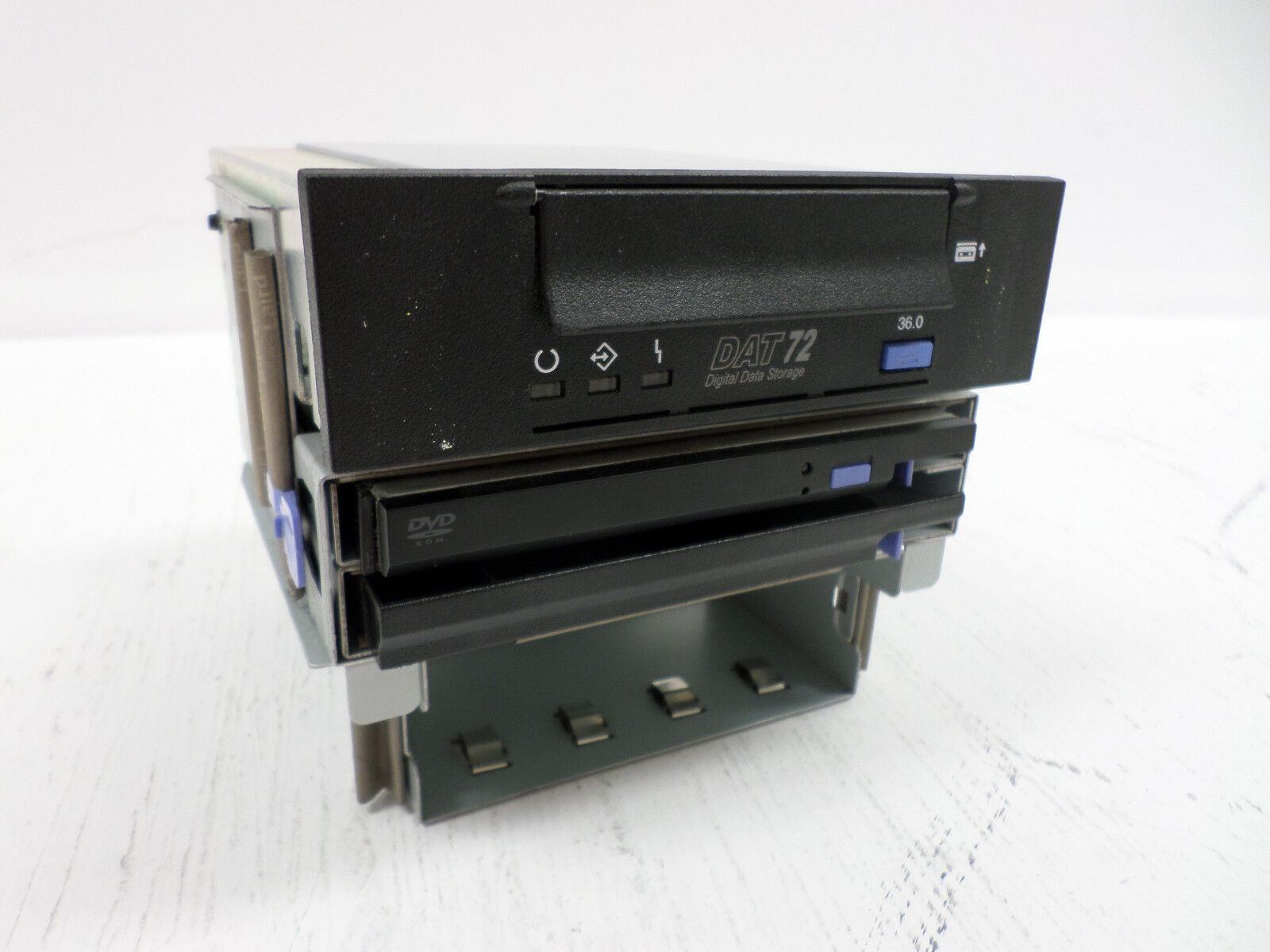 IBM Server Media Tray with Tape Drive, DVD-ROM and attached Backplane 39J2523