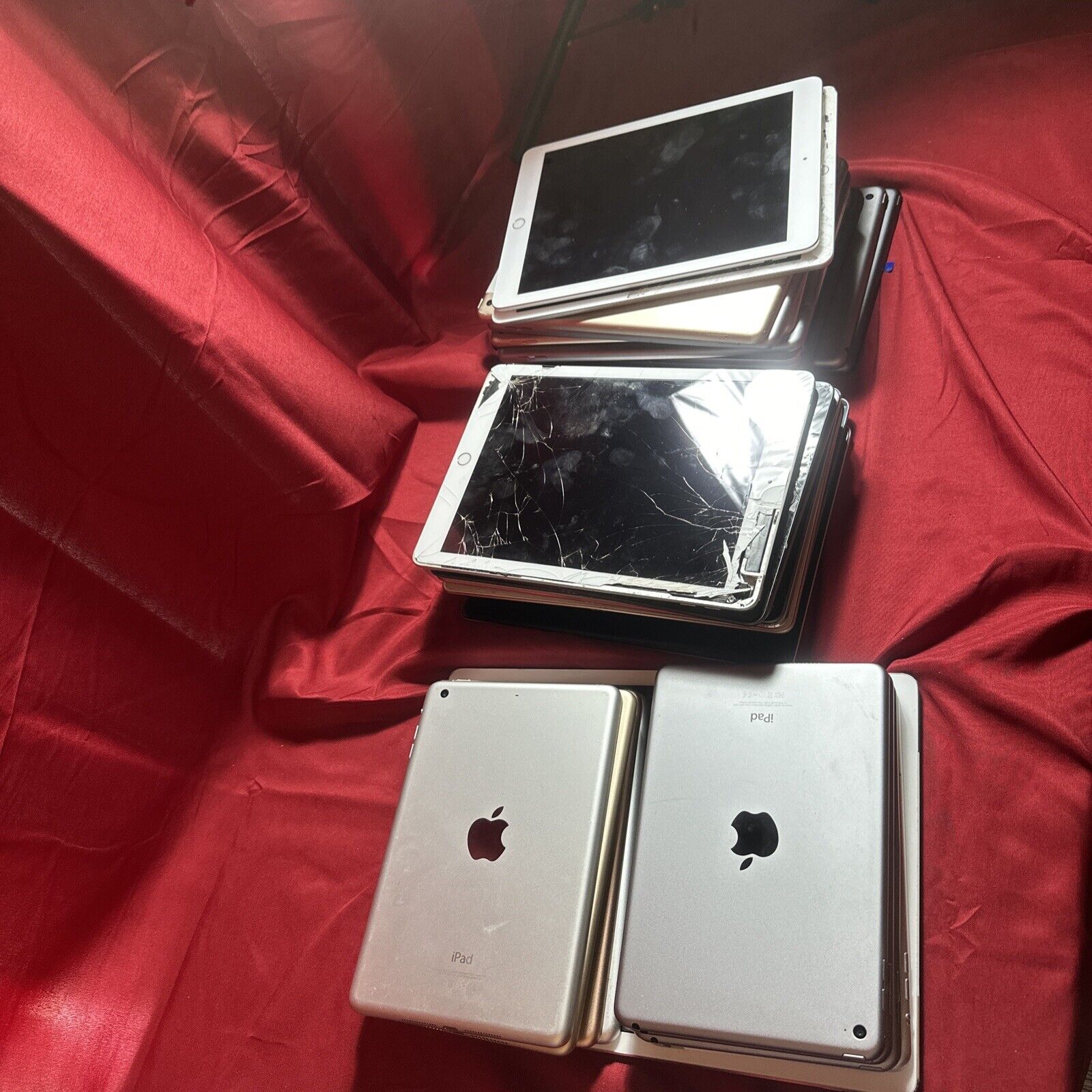 lot of 31 Apple iPads for Parts or Repair