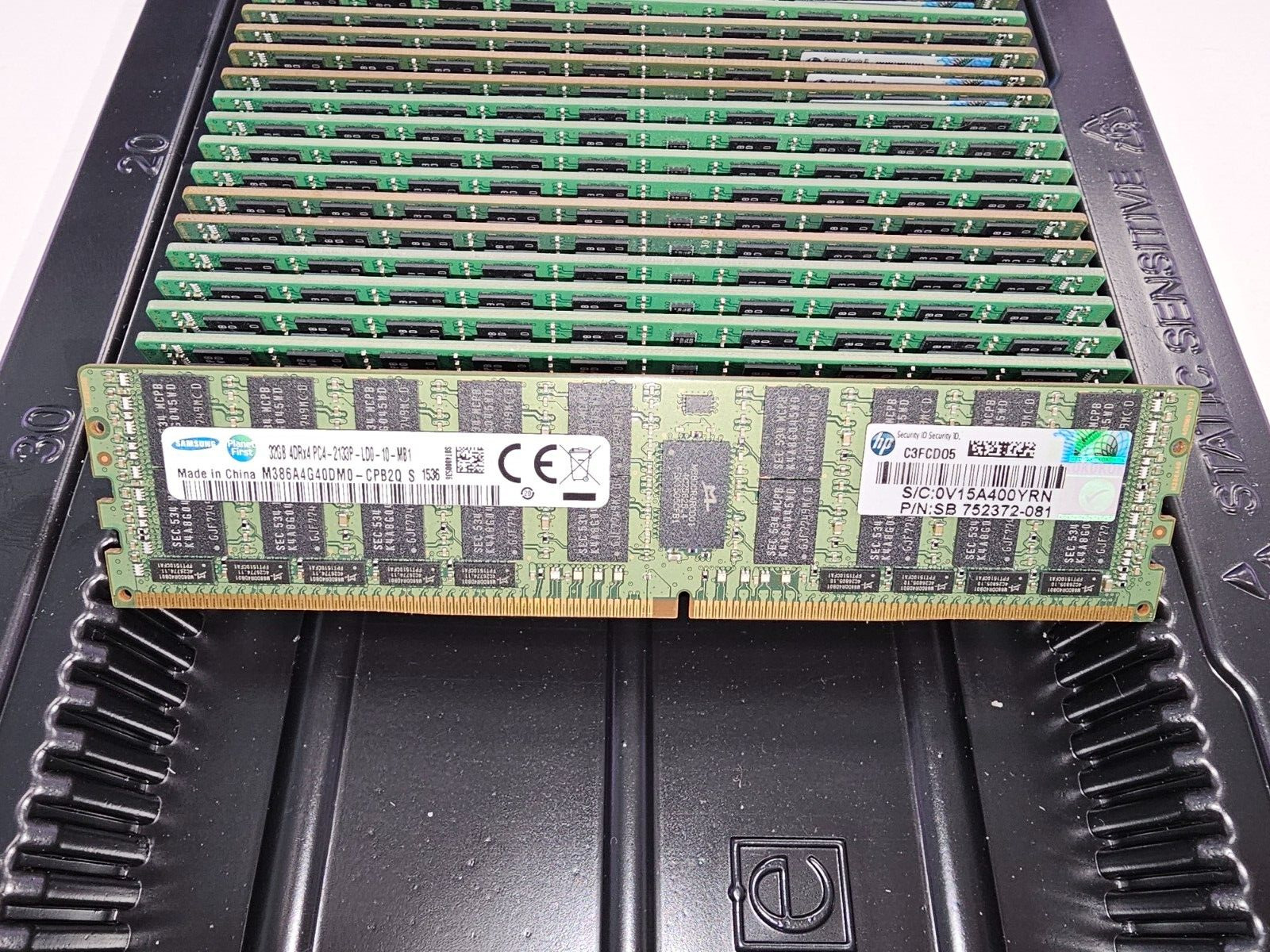 HP 32GB SERVER RAM PC4-2133P SAMSUNG M386A4G40DM0 Genuine HPE Memory 752372-081