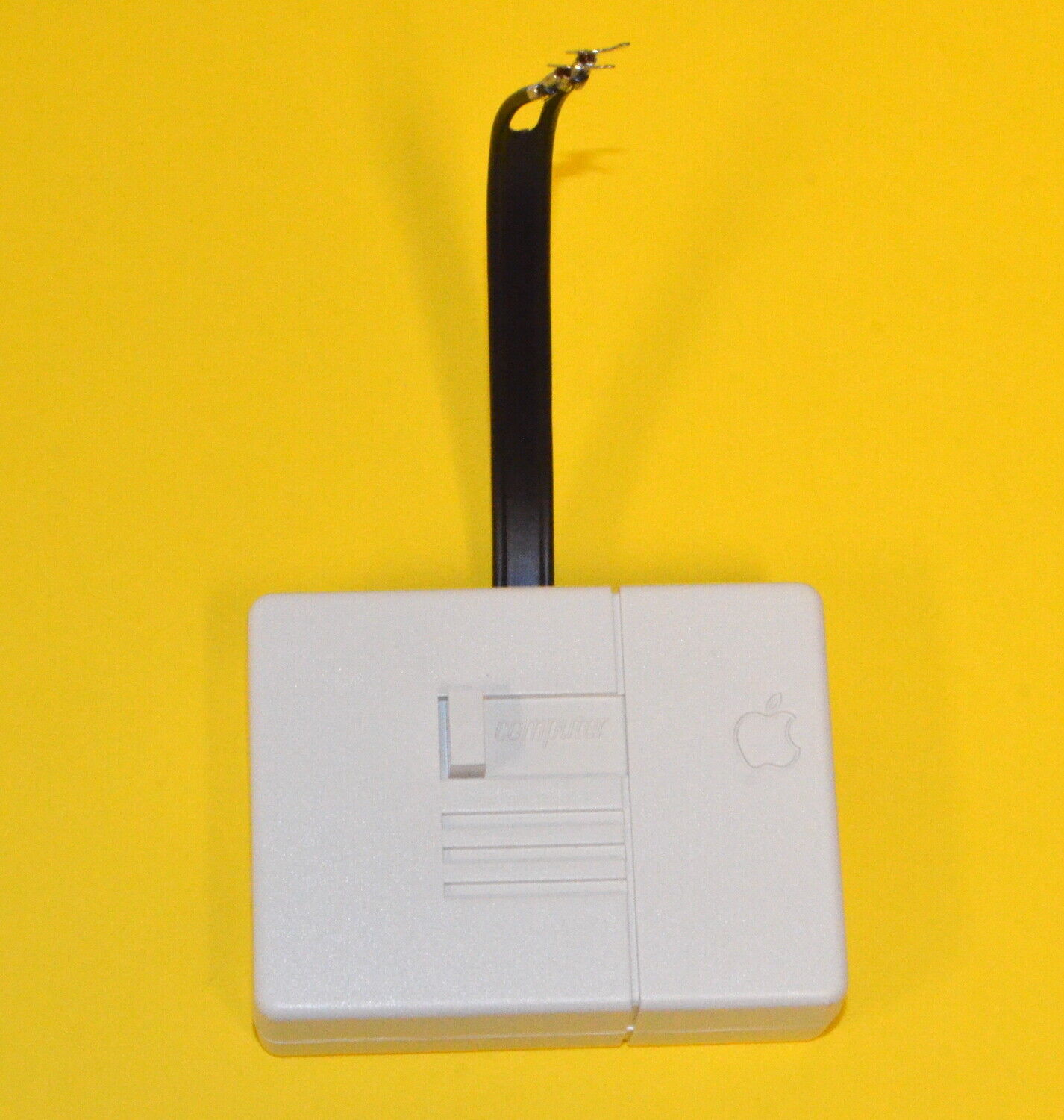 *Vintage Apple* Apple TV Switch Box for Apple IIc *Used* A2M4041, 825-0814-A