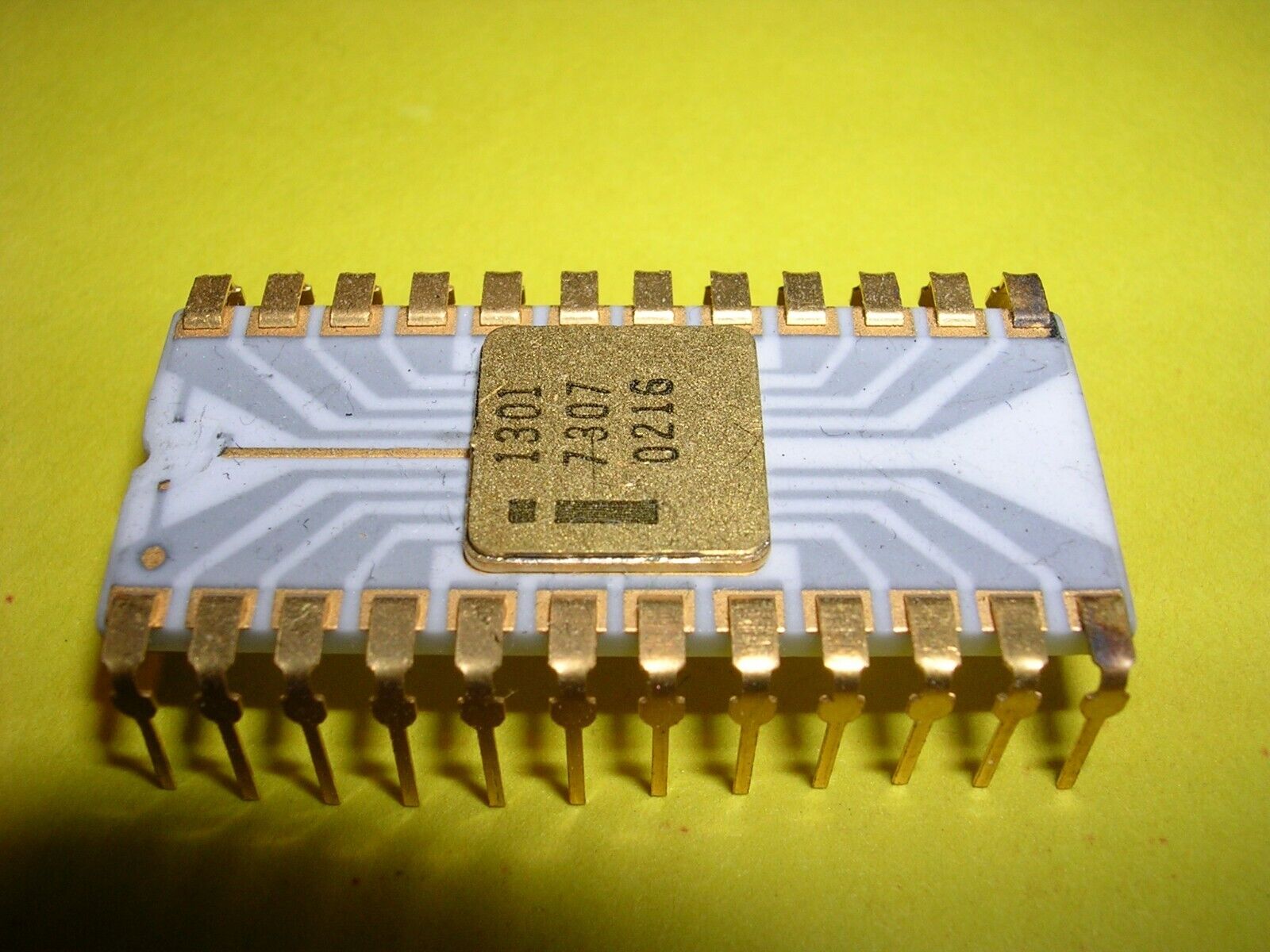 Intel 1301 (C1301) with Gray Traces (Zebra) - Extremely Rare