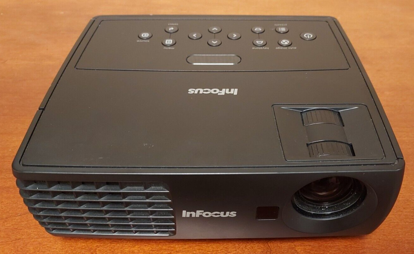 InFocus IN1112 portable WXGA projector