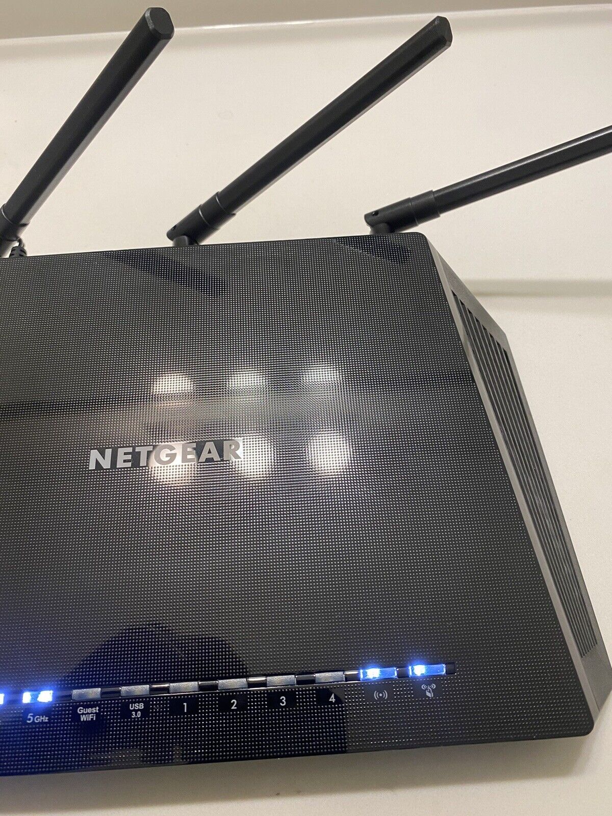 Netgear Nighthawk AC1750 Smart WiFi Router Model R6700v3