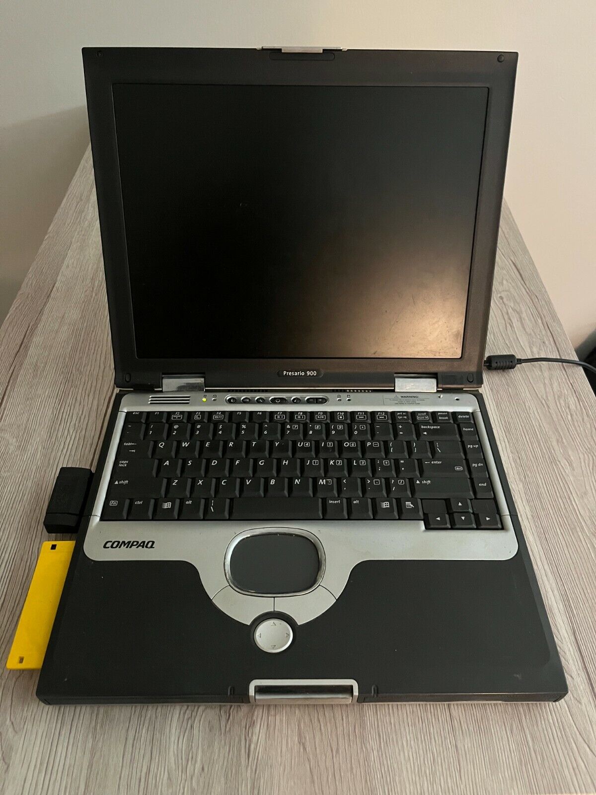 Compaq Presario 905US - Laptop / Notebook - Antique