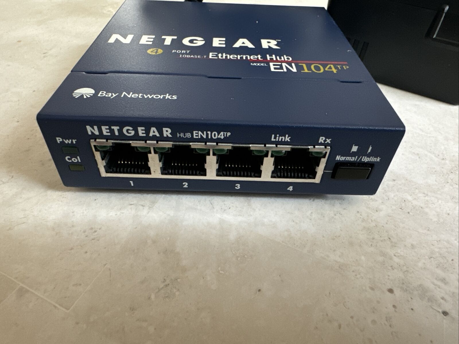 Netgear EN104TP Blue 4-Port 10 Mbps RJ-45 Ethernet Hub with AC Power Adapter