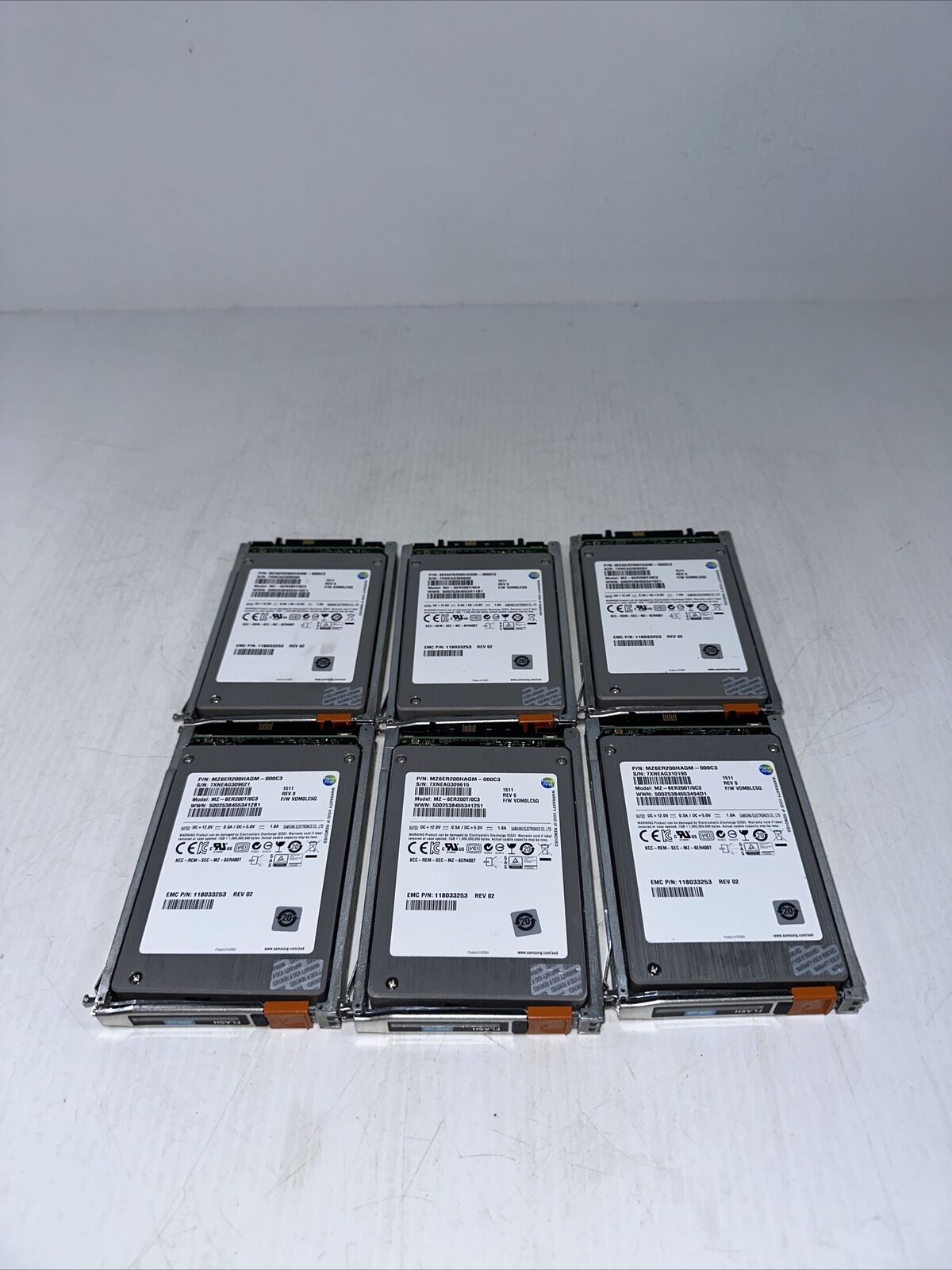 Samsung Lot of Six 200gb SSD SAS 2.5\