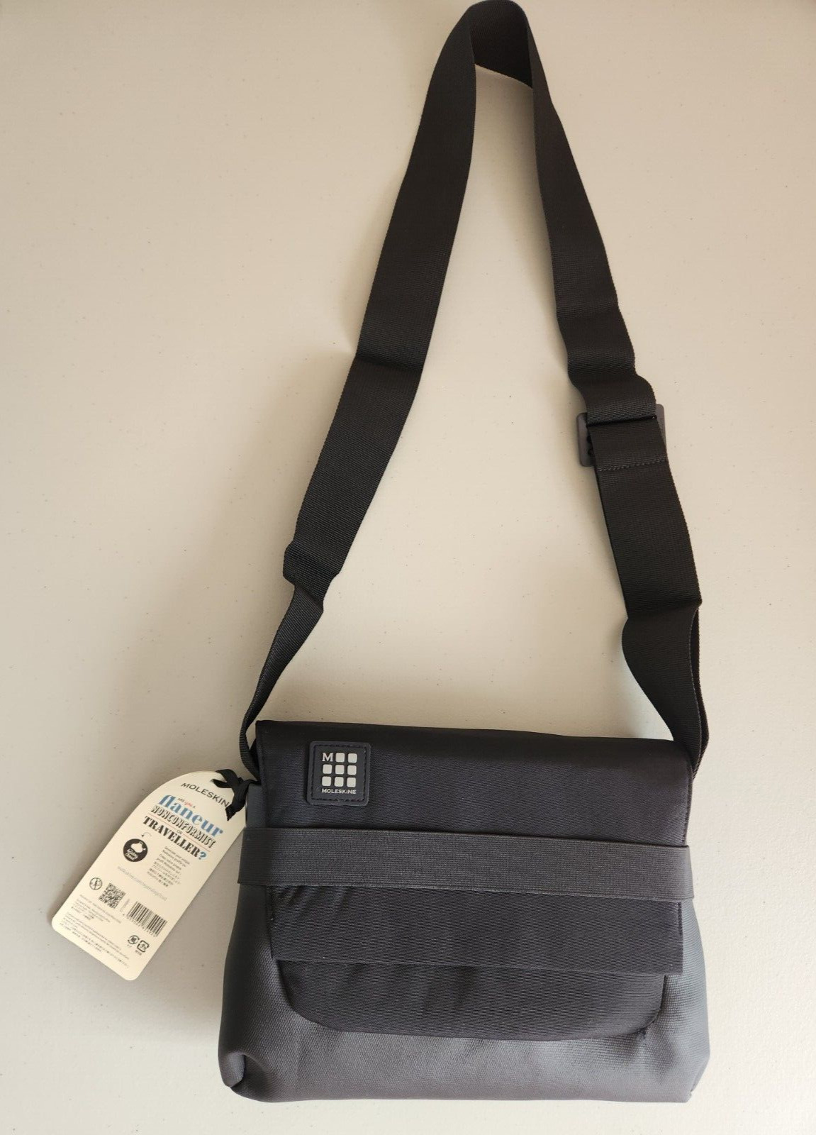 NWT Moleskine ID Collection Messenger Bag Black Up to 11'' Device