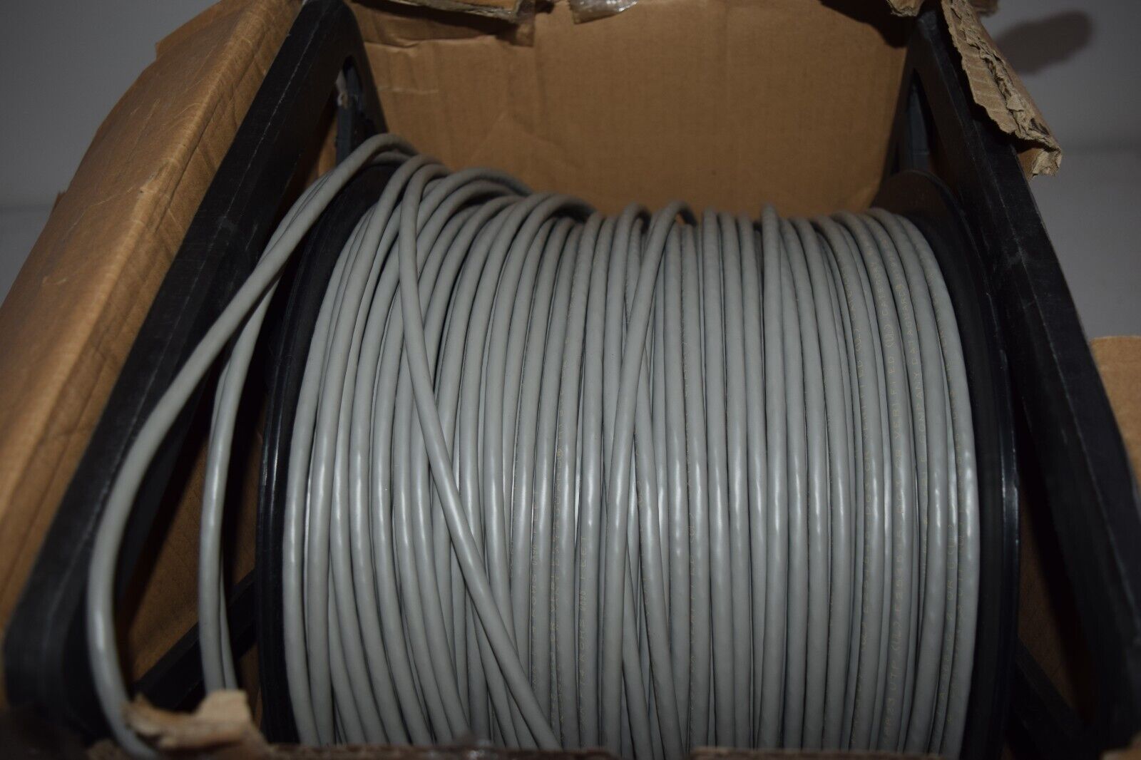 Houston Wire & Cable H1990 CMR UTP 4PR 23 AWG Category 6 Gray 1000 Feet