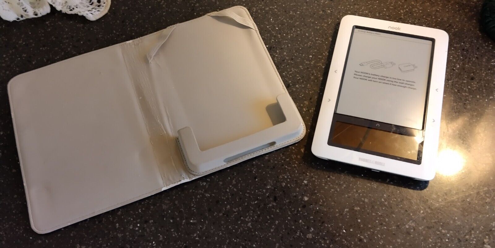 Barnes & Noble Nook vtg for parts or repair not tested in case