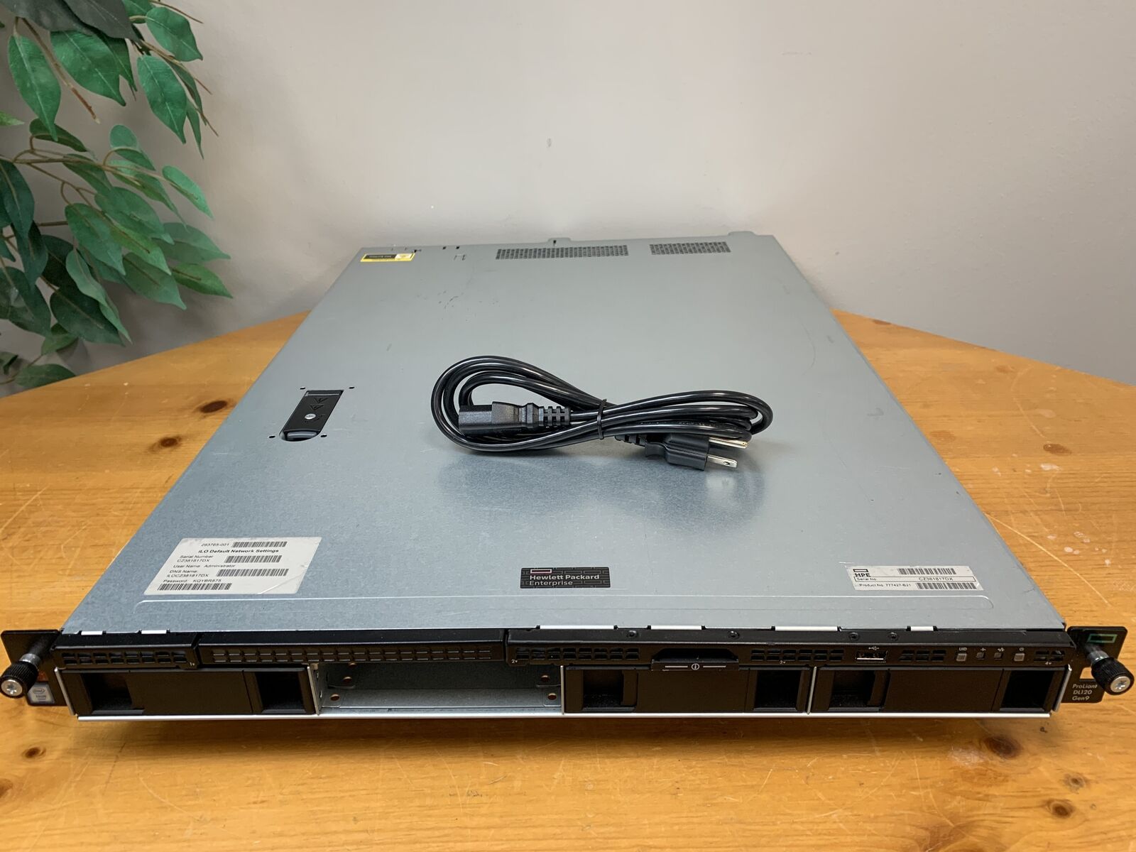 HP ProLiant DL120 G9 | (x1) XEON E5 - 2620 V4 | No RAM / HDD