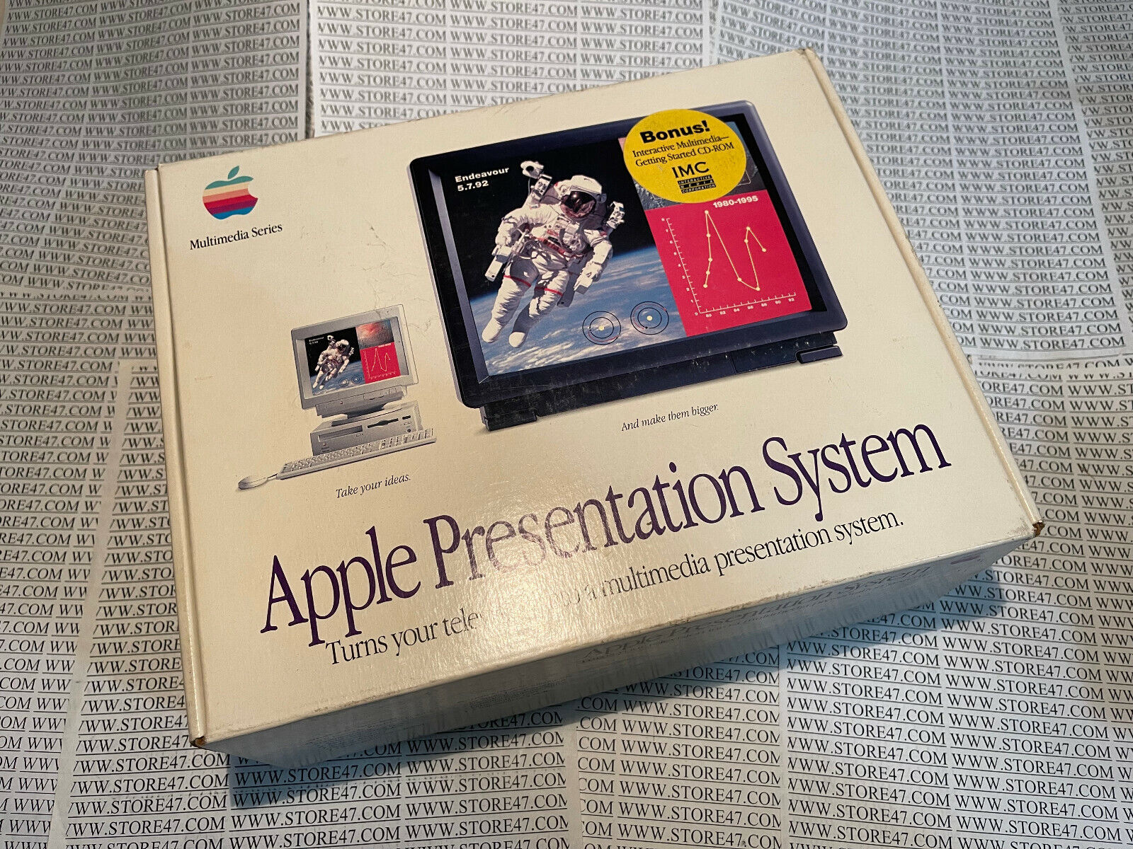 Vintage 1994 Apple Presentation System Turns A TV To A Multimedia System