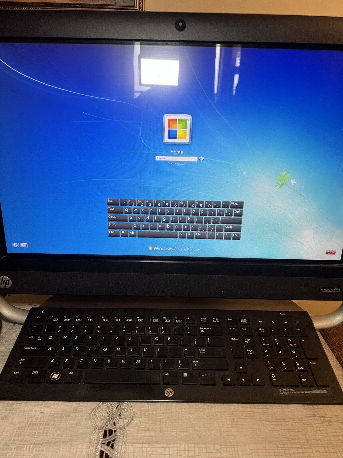 HP TouchSmart 520 Windows 7 All-in-One Desktop Computer