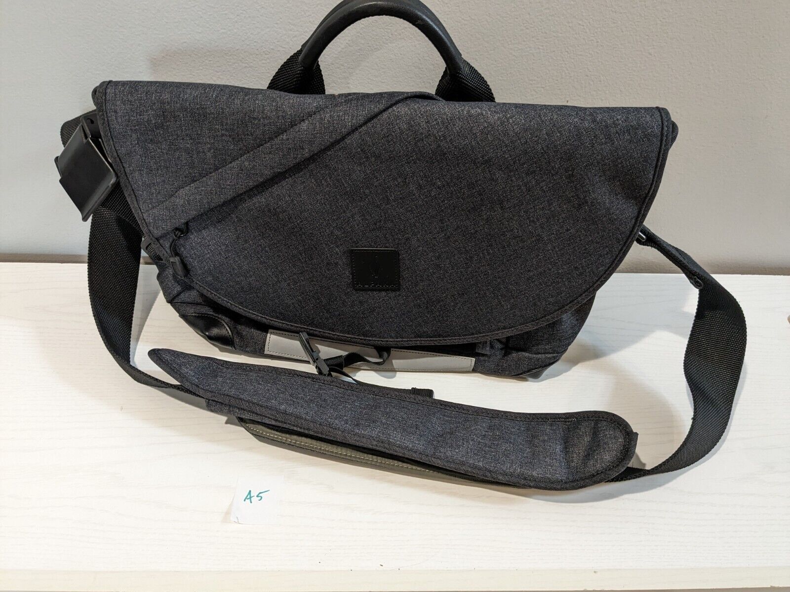ALPAKA 7ven Mini Messenger Bag Crossbody Laptop and Tech Dopp Kit (Item A5)
