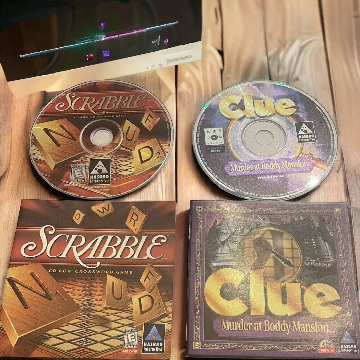 Vintage 1990\'s Clue & Scrabble CD Rom Hasbro Interactive Software