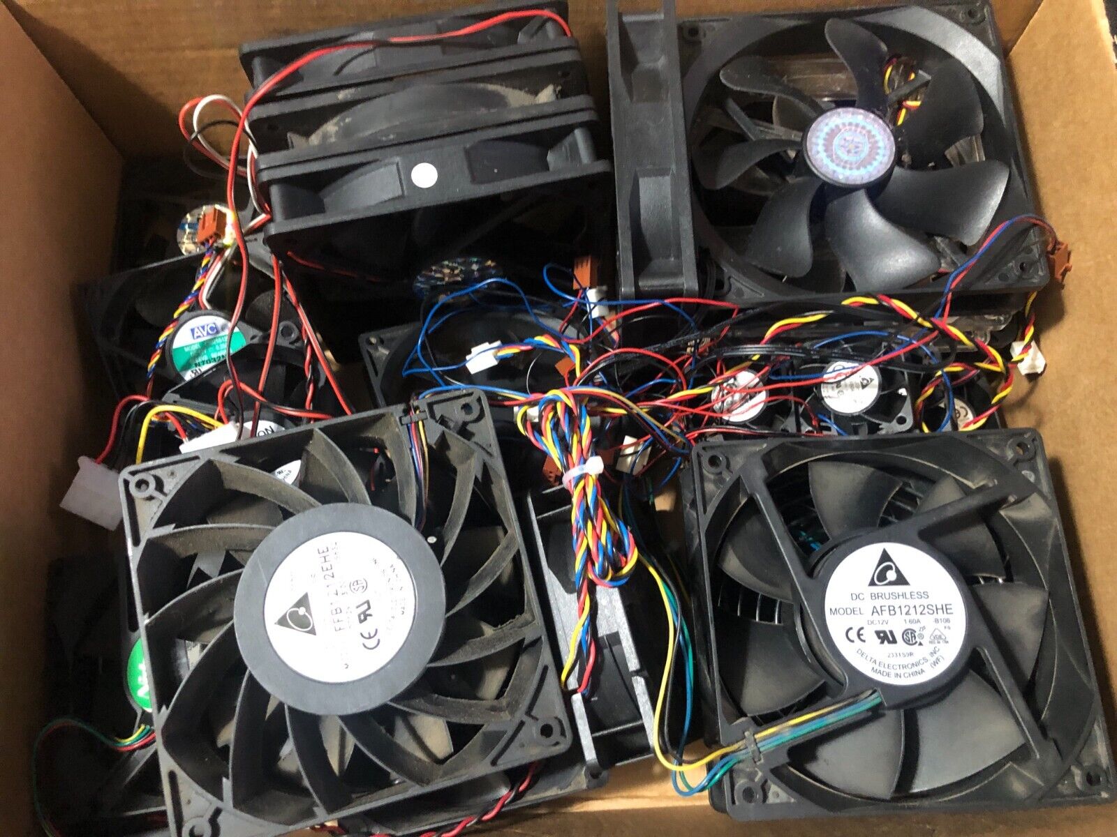 LOT OF ABOUT 23 COMPUTER FANS UNTESTED