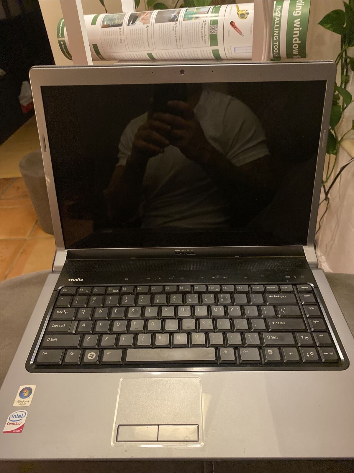 Dell  studio Laptop PP33L