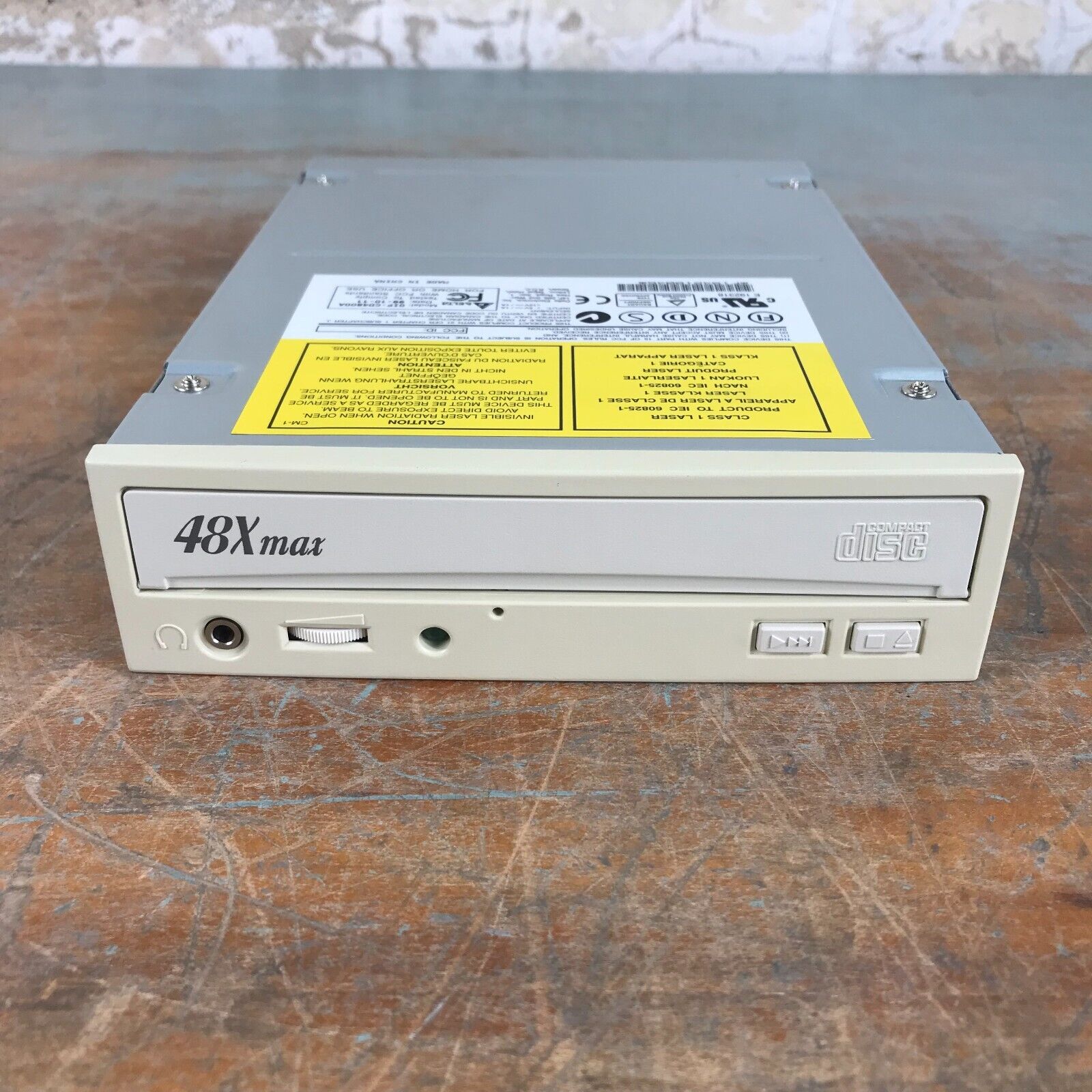 Vintage DELTA OIP-CD4800A 48x IDE Internal CD-ROM Drive Beige Bezel - WORKS