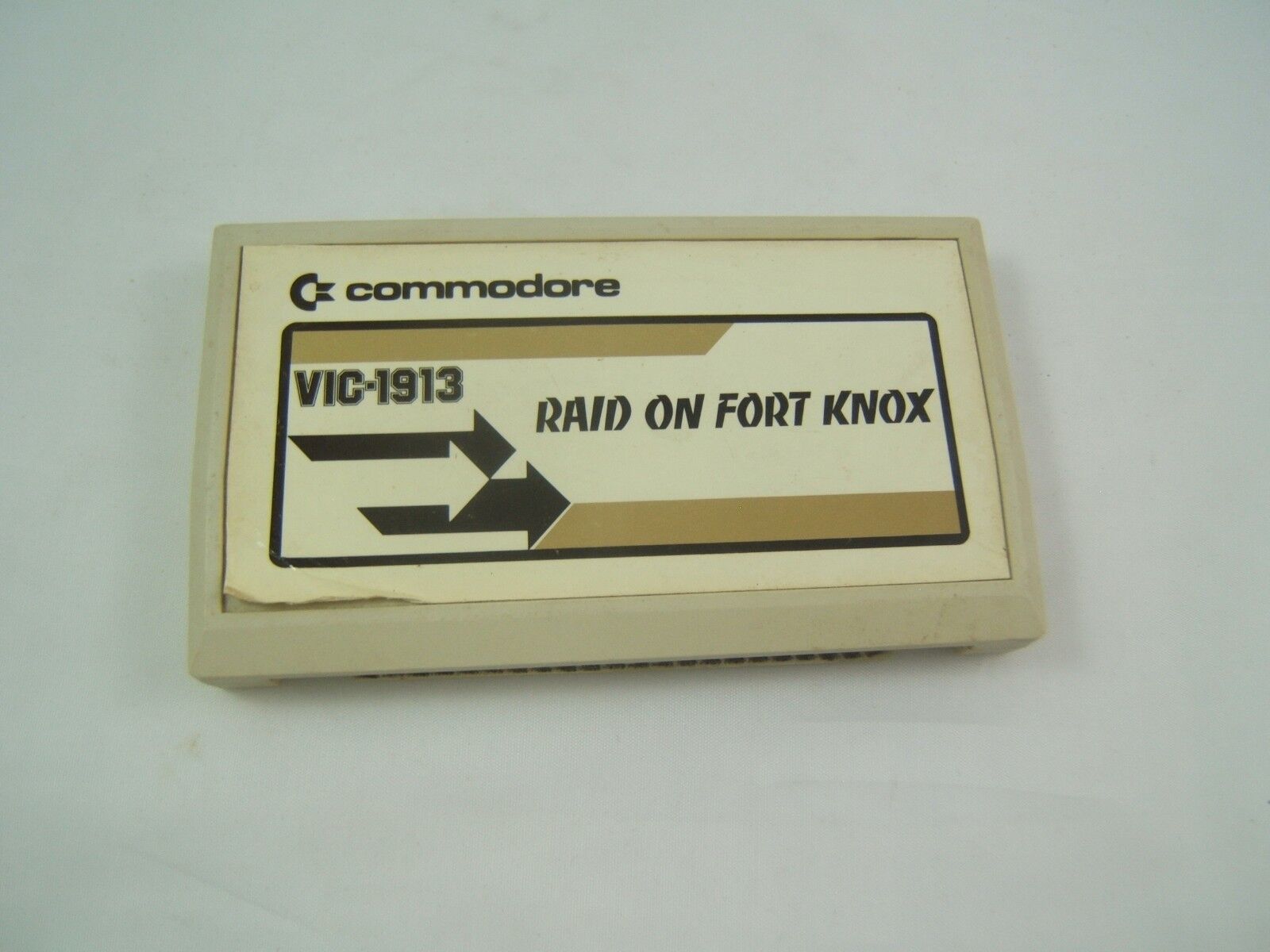 VTG Commodore Computer Vic 20 & 64C Book w/ Vic1913 Raid On Fort Knox Game Lot
