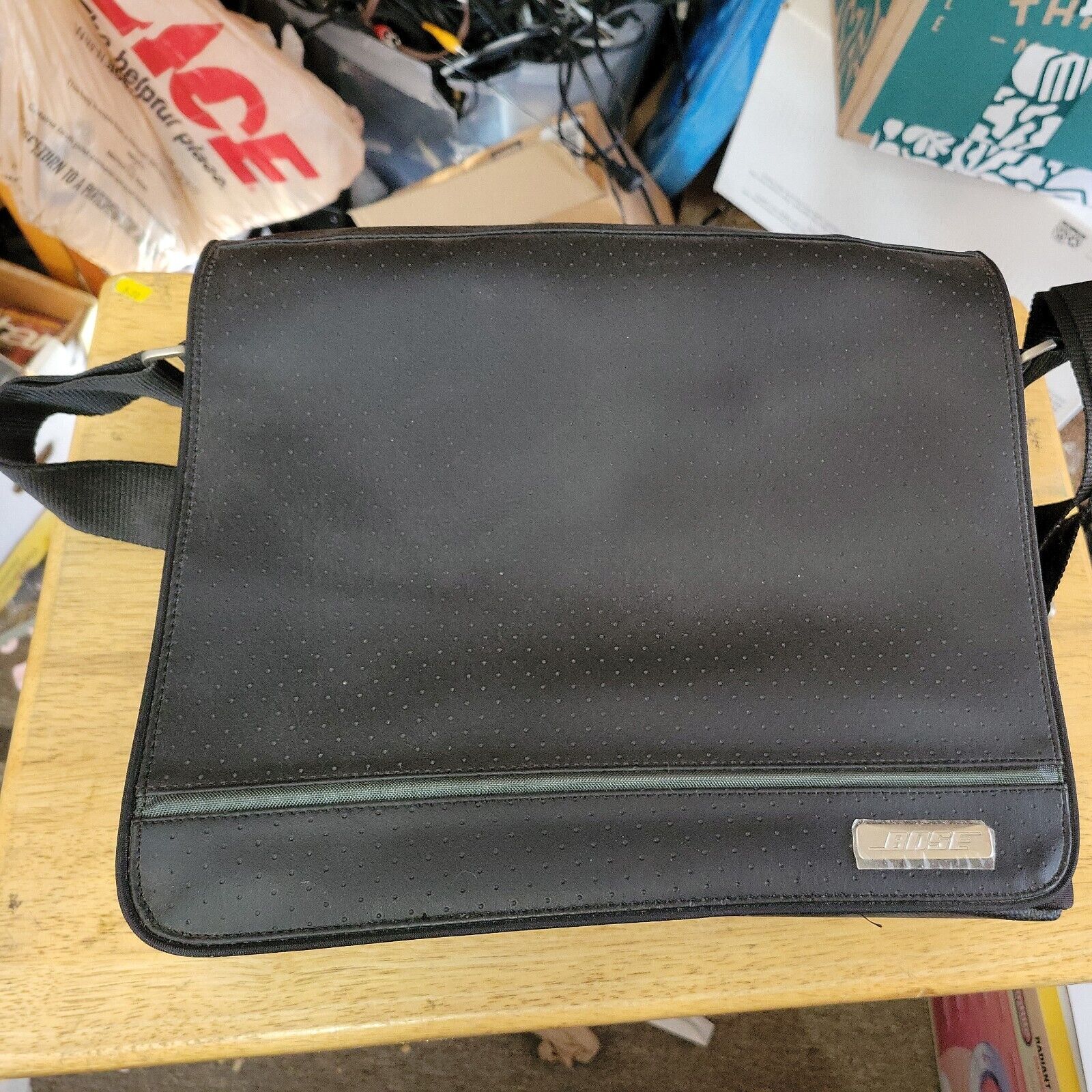 Bose Shoulder/laptop Bag Used Only A Couple Of Times Great Condition