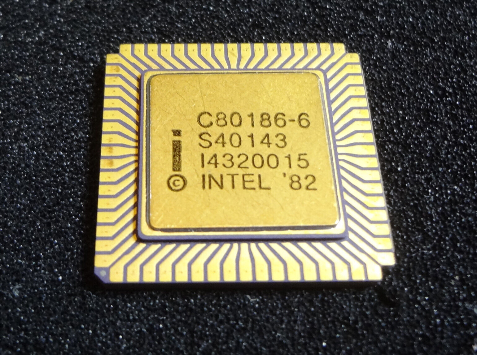 Vintage INTEL C80186 Purple Ceramic, Gold leads, CPU LCC68 IC