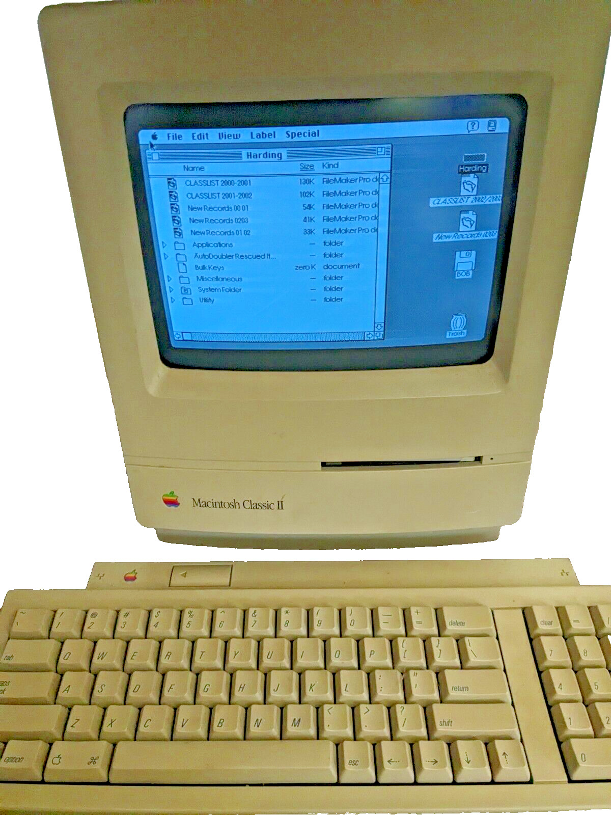 Apple Macintosh Classic II M4150 Home Computer with Keyboard 1992