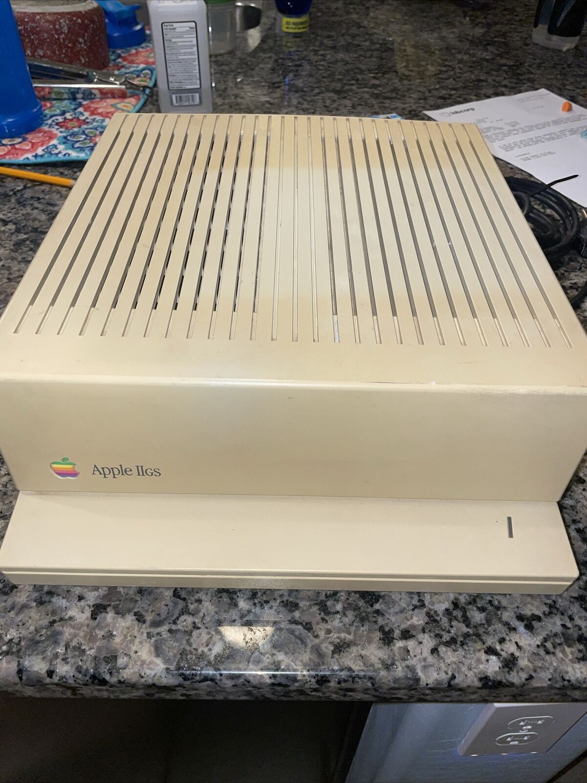 Apple II GS A2S6000 Vintage Computer Powers On