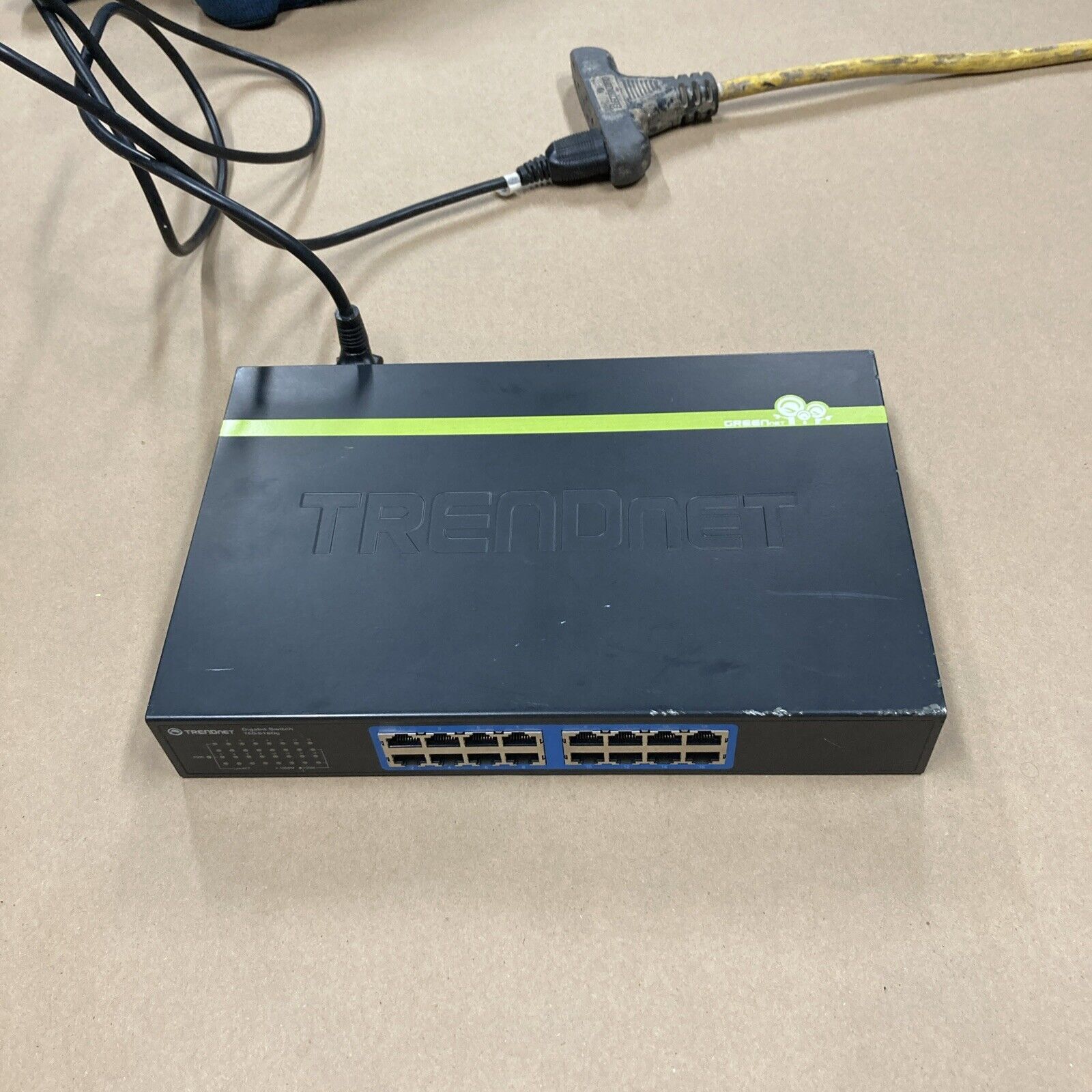 TRENDNET 16-Port Gigabit Ethernet Switch TEG-S16Dg With Cord