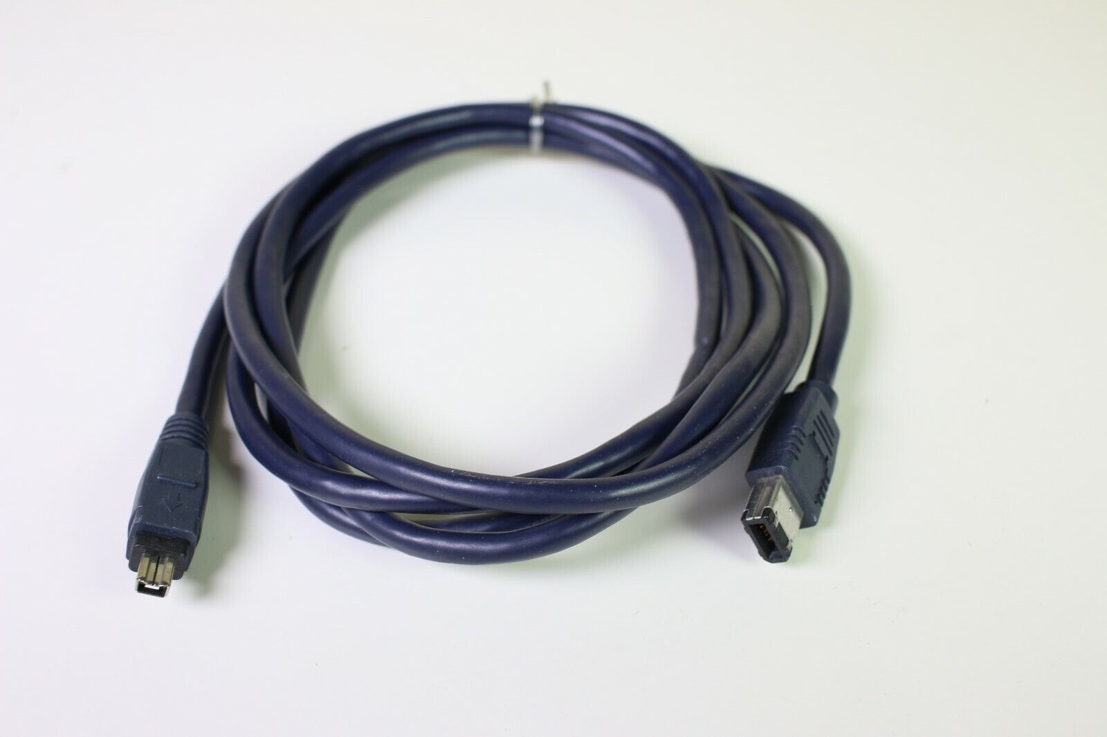 Firewire 6 Pin to Firewire 4 Pin Cable - 6 Feet Length - Very Good Condition