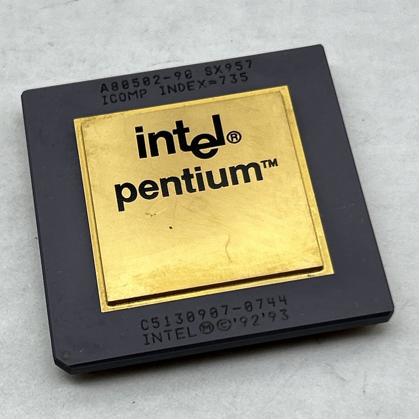 Intel Pentium 90 Mhz CPU 1992 P90 A80502-90 Gold Top Processor SX957 SX879