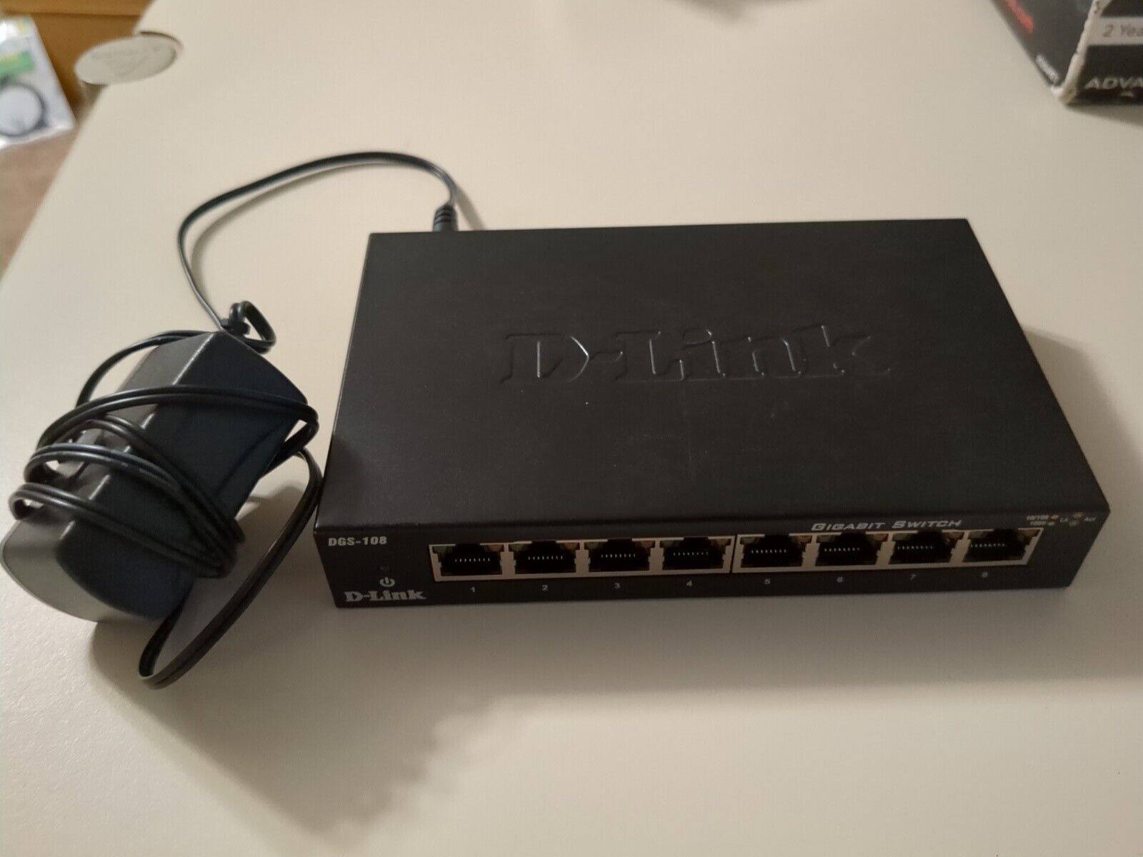 D-Link 8 Port Gigabit Unmanaged Metal Desktop Switch DGS-108 w/ Power Cable