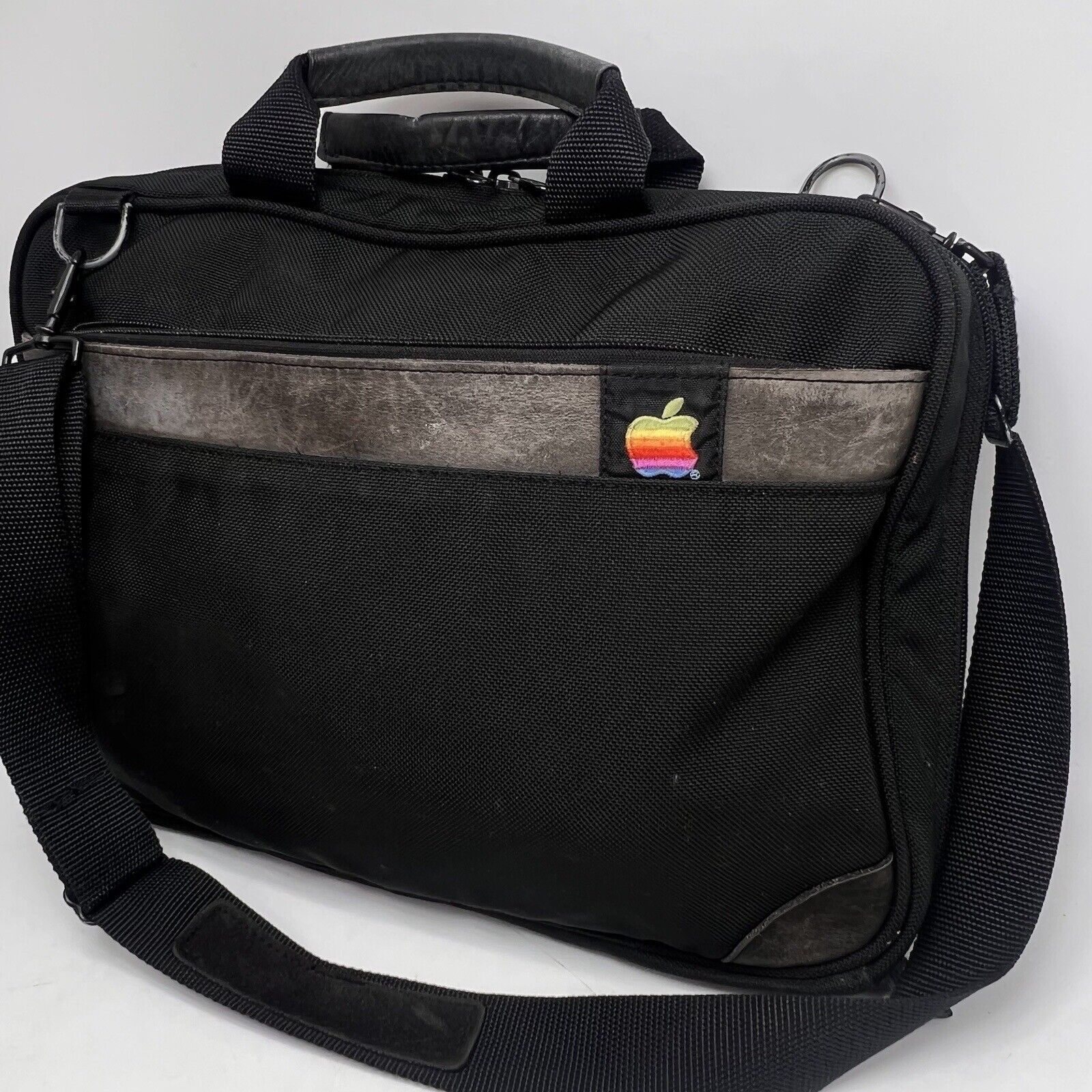 Vintage Apple Black Laptop Bag Messenger Rainbow Bite Logo 17” X 11” Zip Leather
