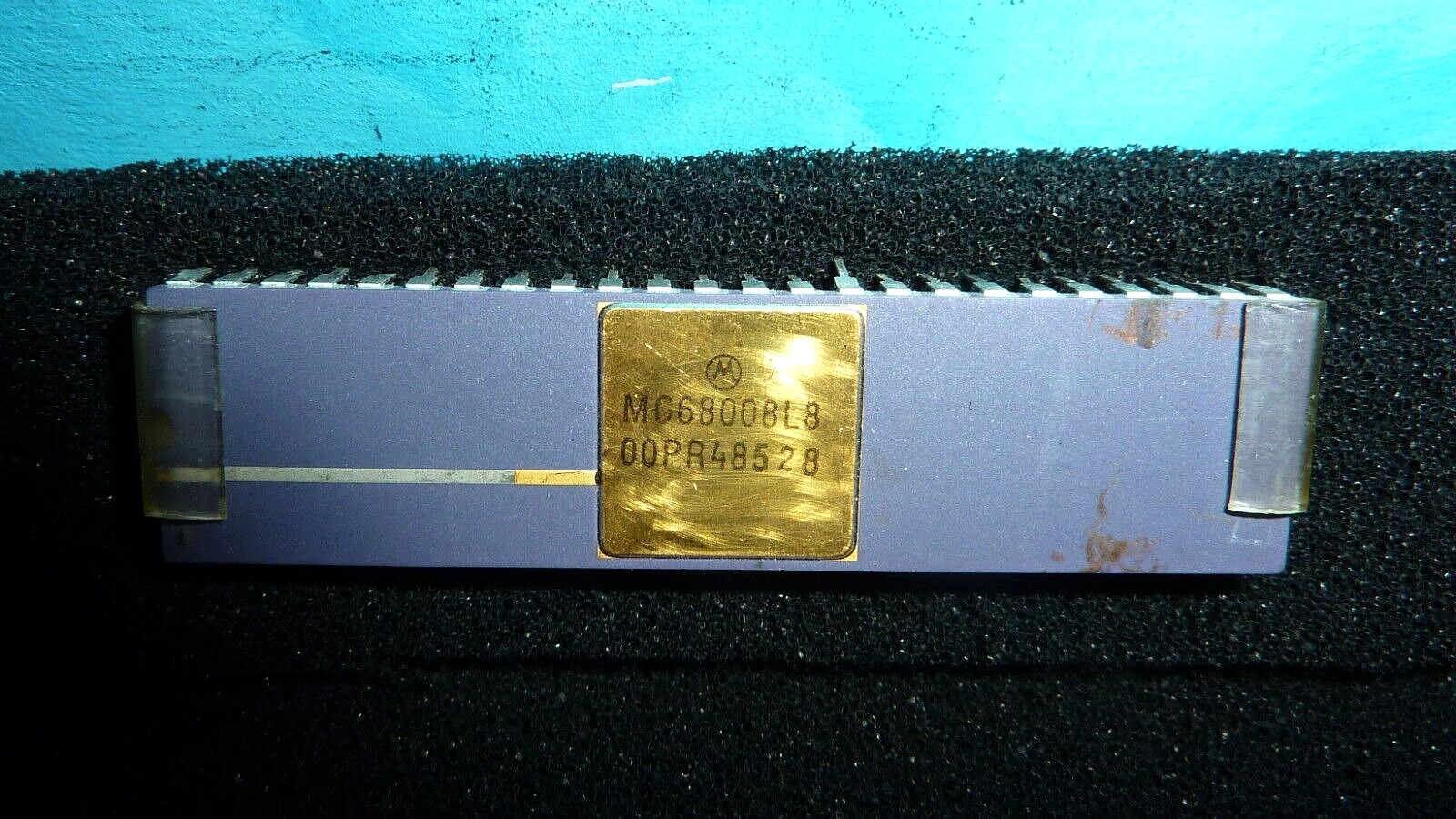 Motorola MC68008L8 Purple Ceramic/Gold DIP Collectible Microprocessor-