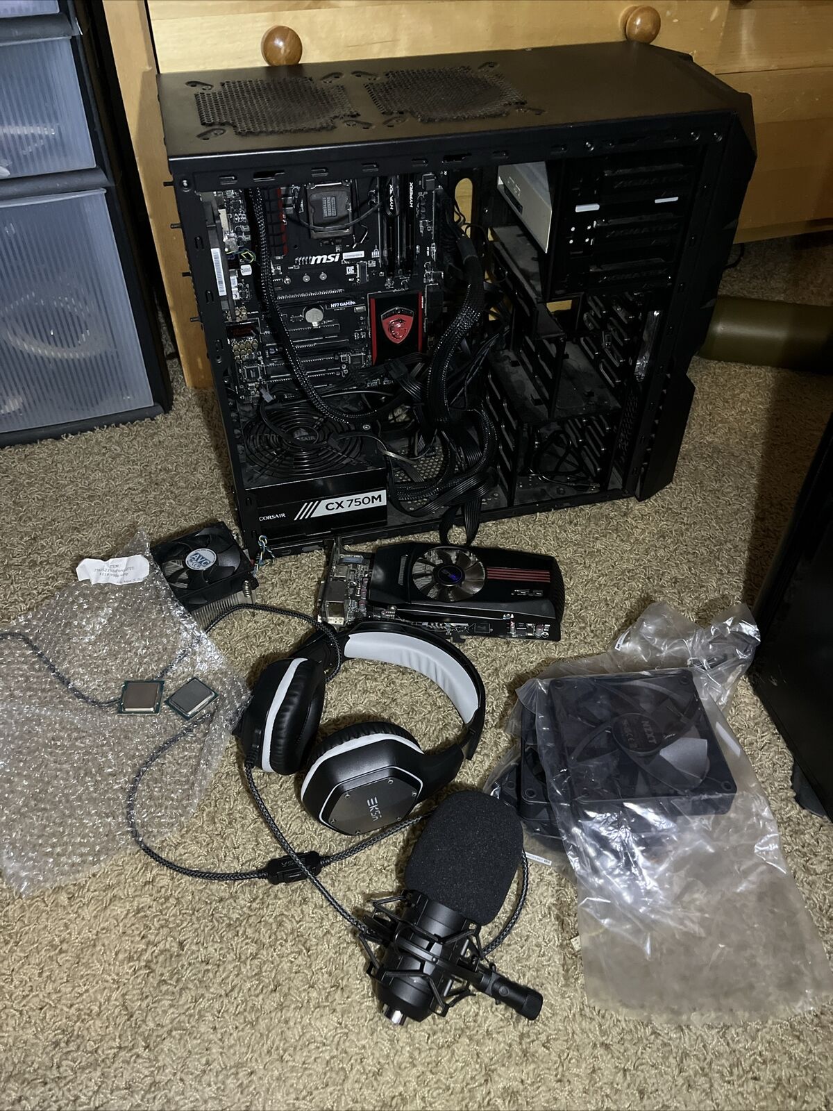 GAMING COMPUTER BUNDLE (two Cpu’s ) (3 Keyboards) (microphone) (extra Fans)