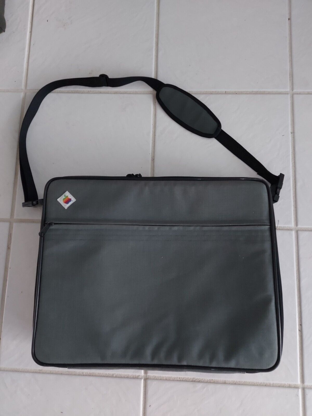 Vintage Apple Macintosh rainbow logo padded laptop computer carry bag/case