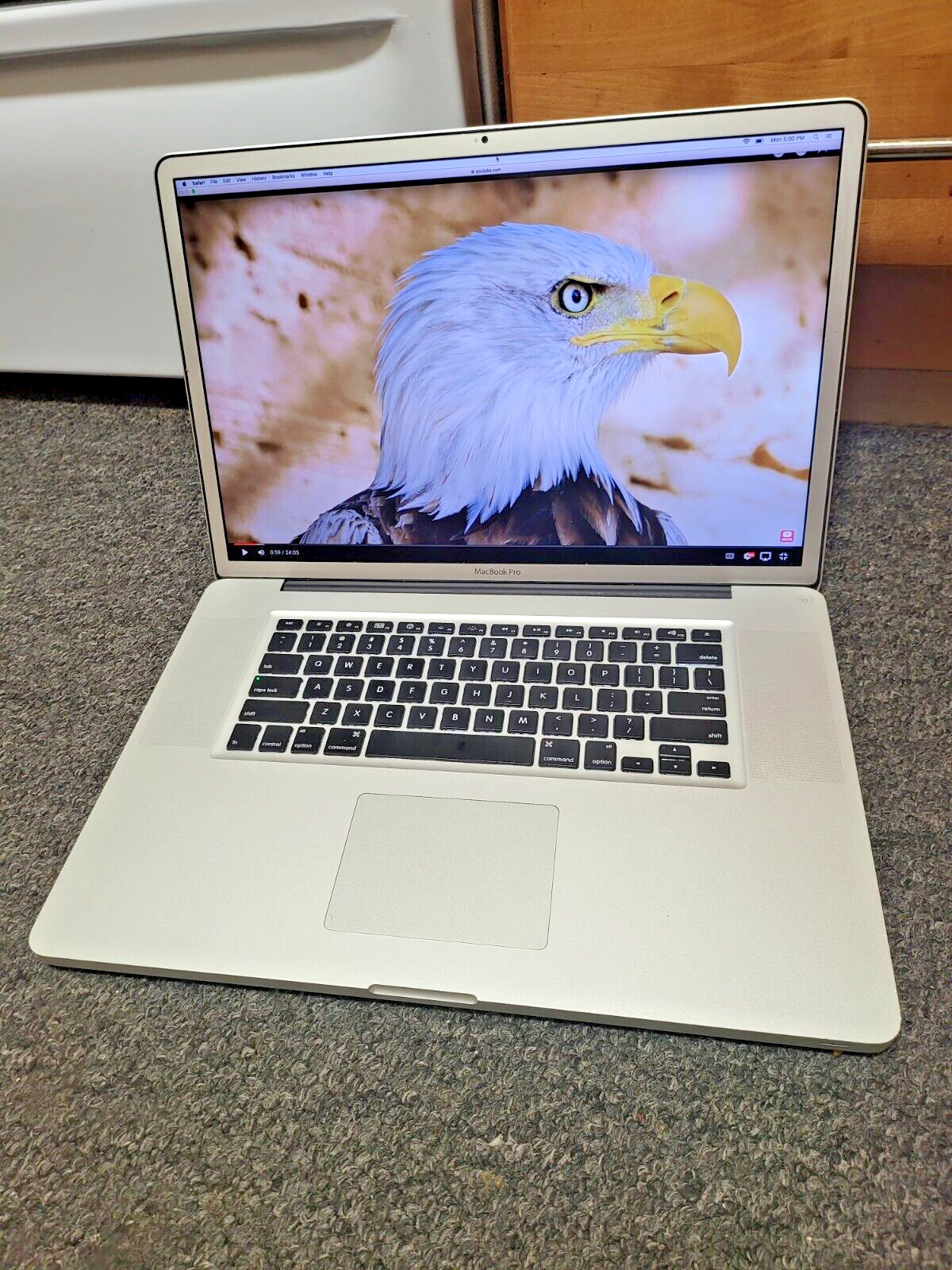 UPGRADED APPLE MacBook Pro 17'' QUAD-Core i7 3.4GHz 16GB RAM 1TB SSD Warranty