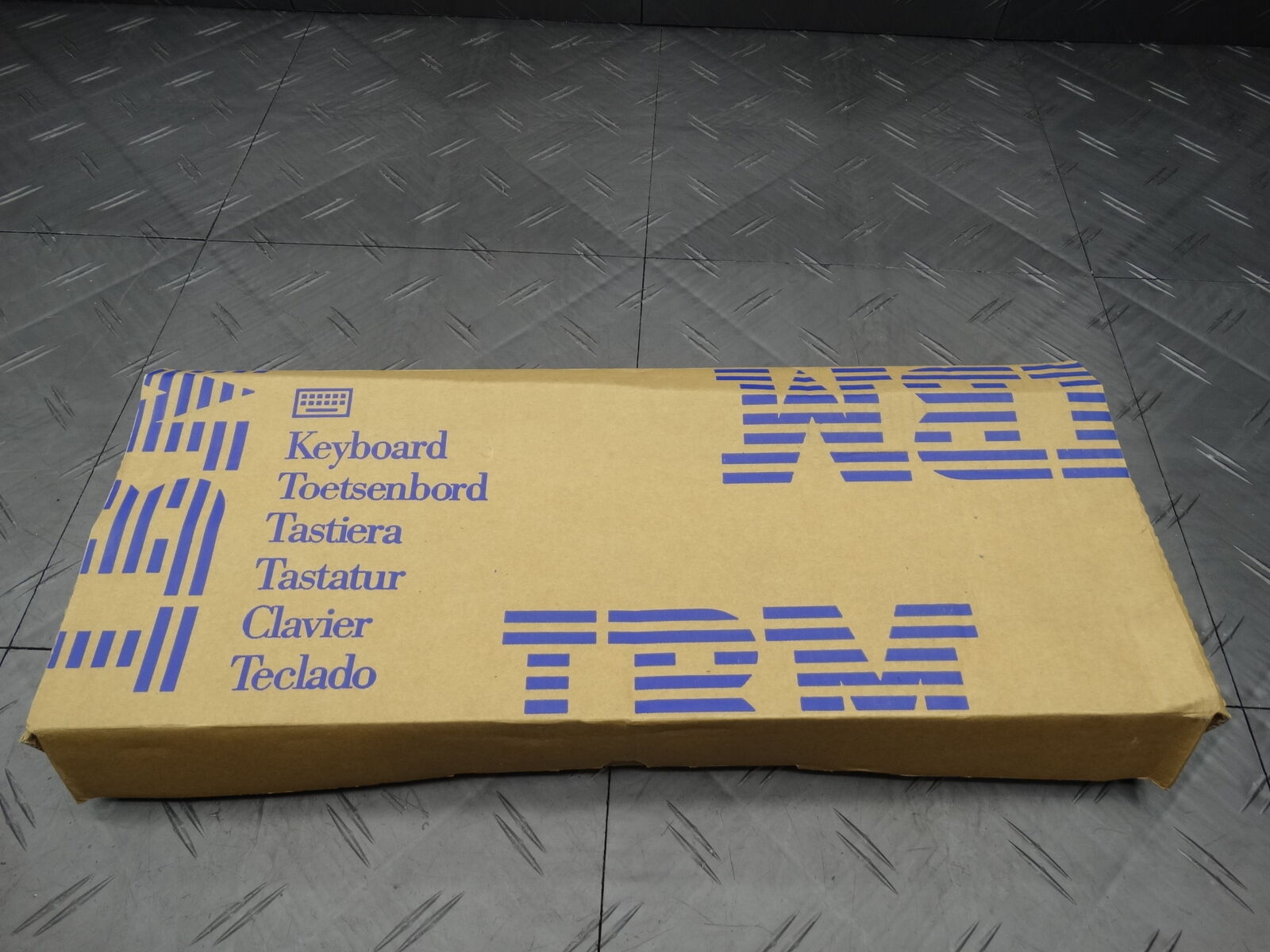 IBM Mechanical Clicky Keyboard PS/2 Connection New KB-8926 + Original Box