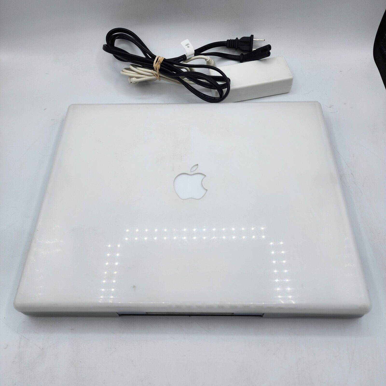 Apple iBook A1007 PC Laptop Parts or Repair Powers On Black Screen Boot Noise