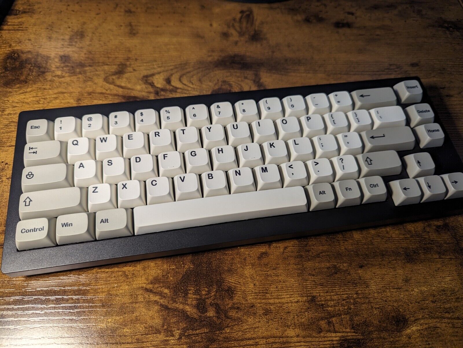 Custom modded mechanical keyboard Keychron V2 65% thocky hot-swap RGB 