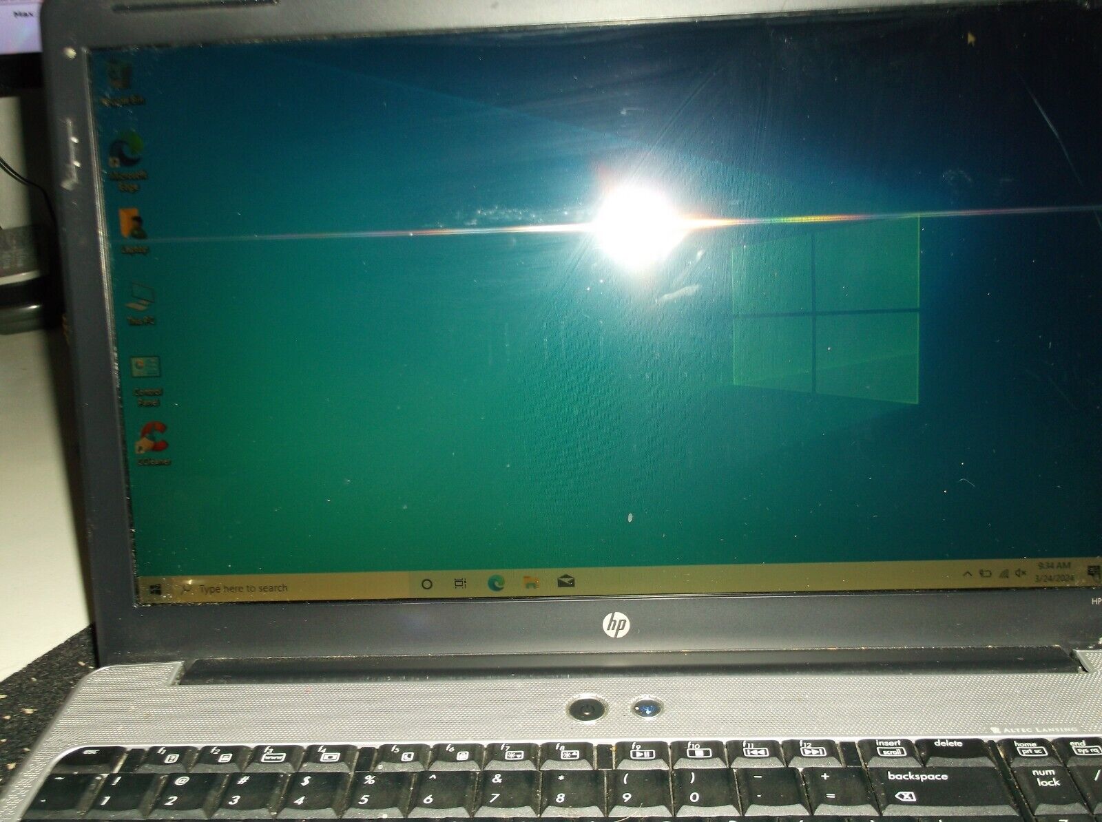 HP G61 LAPTOP - working, selling for parts. Its old but it runs :)