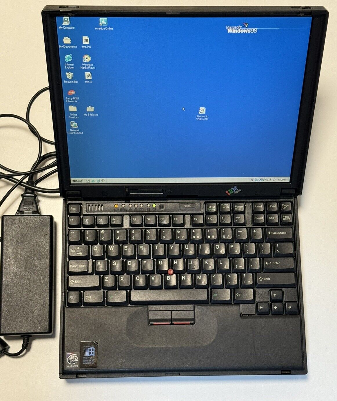 💻  Vintage IBM ThinkPad 380Z TYPE 2635 Pentium II LAPTOP W/ Charger Working