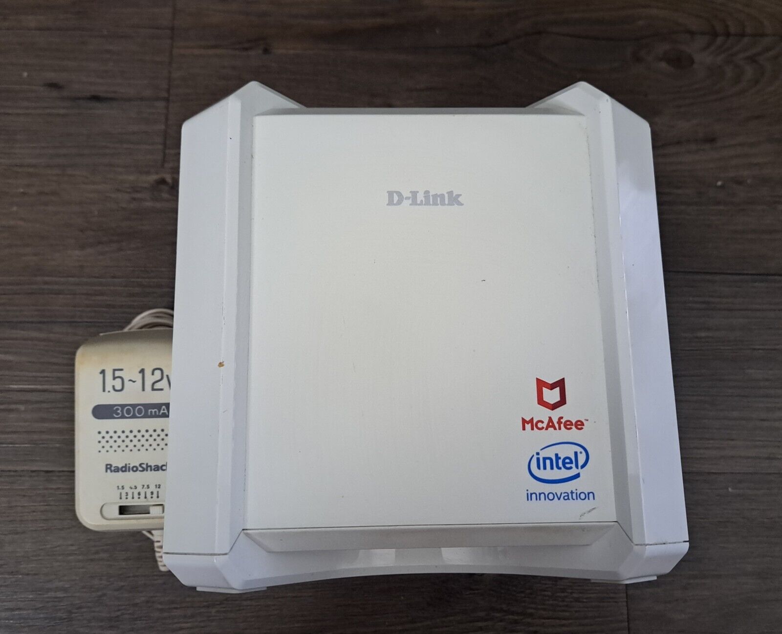 D-Link D-Fend 802.11ac Ethernet Wireless Router DIR-2680A1
