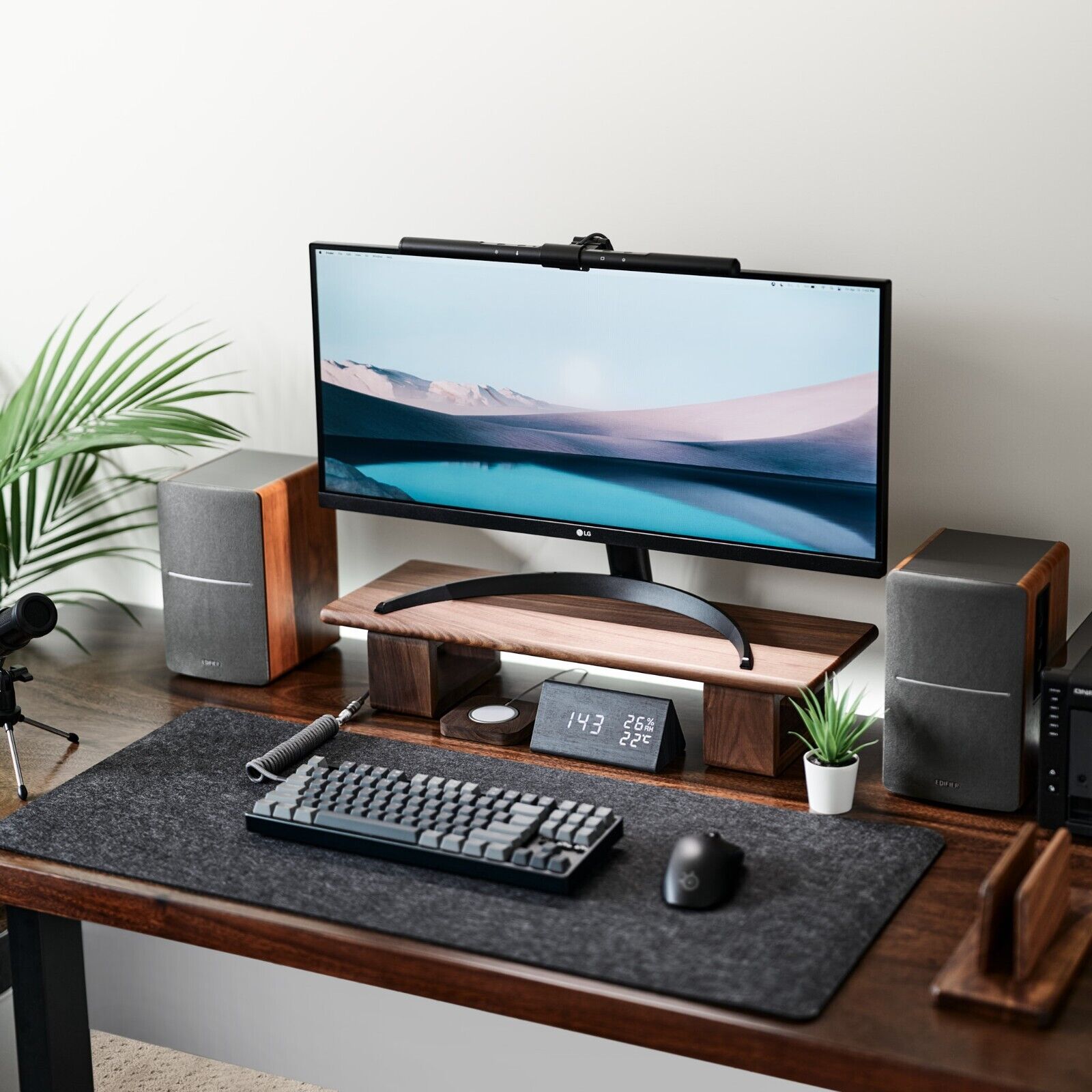 Premium Felt Desk Pad - Minimalist Design & Handmade