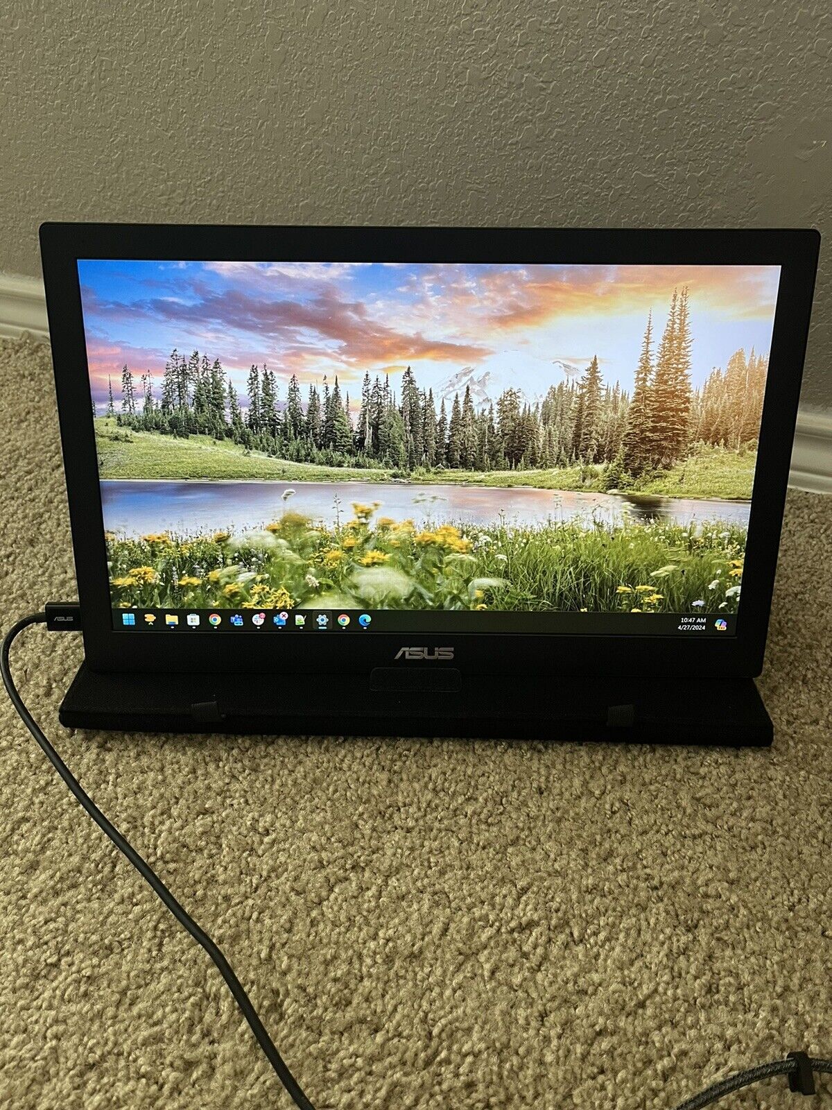 ASUS MB169B+ 15.6” Portable Monitor FHD 1920x1080 DisplayLink With Case & Cable